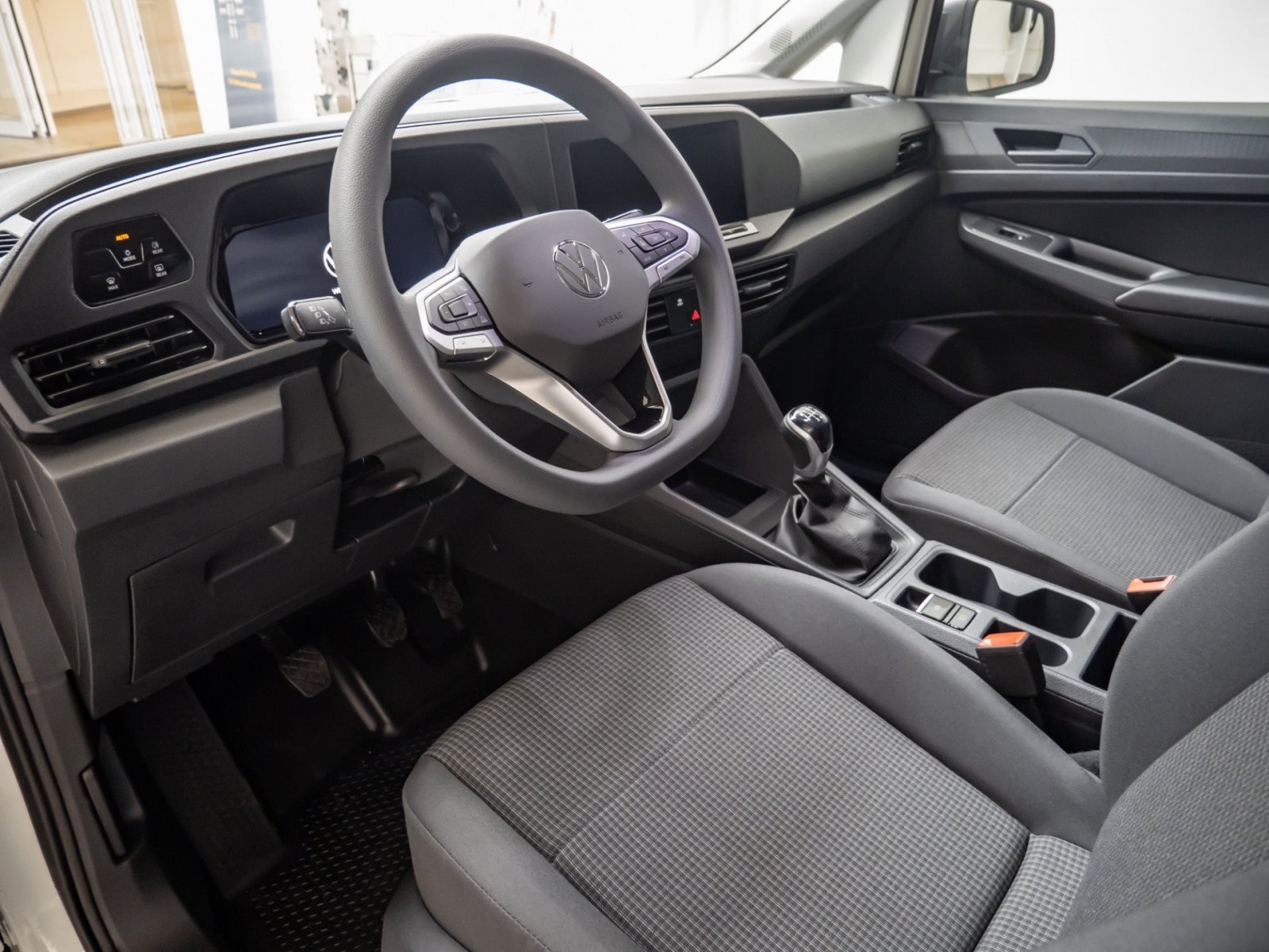 NFZ Caddy Cargo Motor: 1.5 l TSI EU6 85 kW Getriebe: 6-Gang-Schaltgetriebe Radstand: 2755 mm