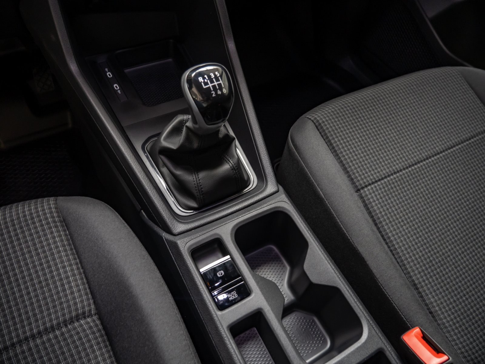 NFZ Caddy Cargo Motor: 1.5 l TSI EU6 85 kW Getriebe: 6-Gang-Schaltgetriebe Radstand: 2755 mm