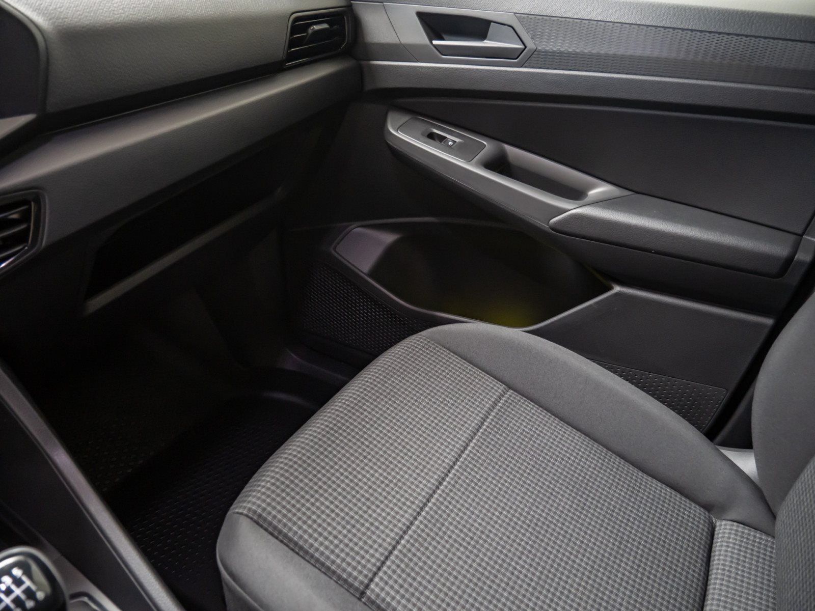 NFZ Caddy Cargo Motor: 1.5 l TSI EU6 85 kW Getriebe: 6-Gang-Schaltgetriebe Radstand: 2755 mm