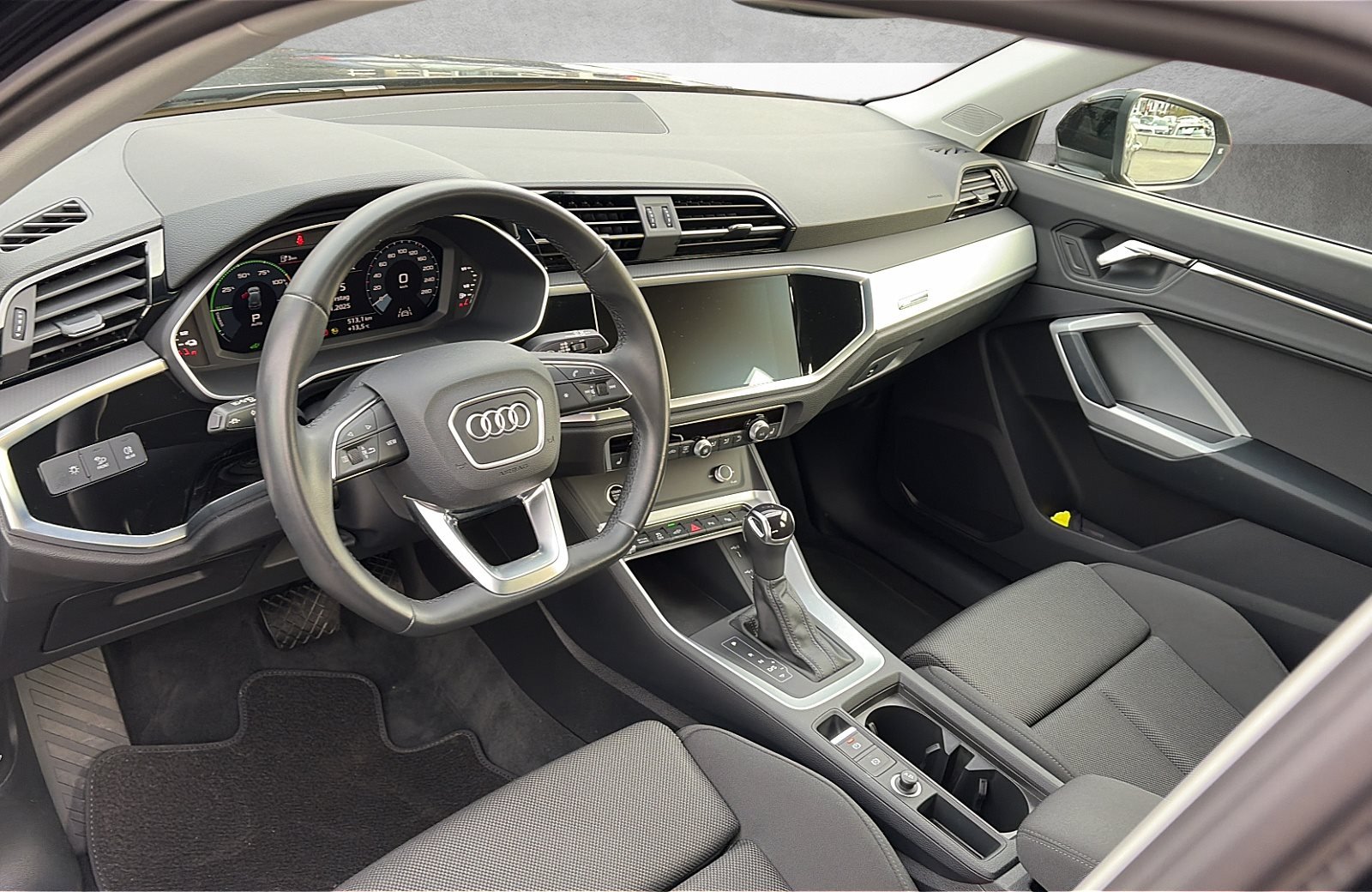 Q3 45 TFSI e AHK Rückfahrkamera LED 2xKlima AHK