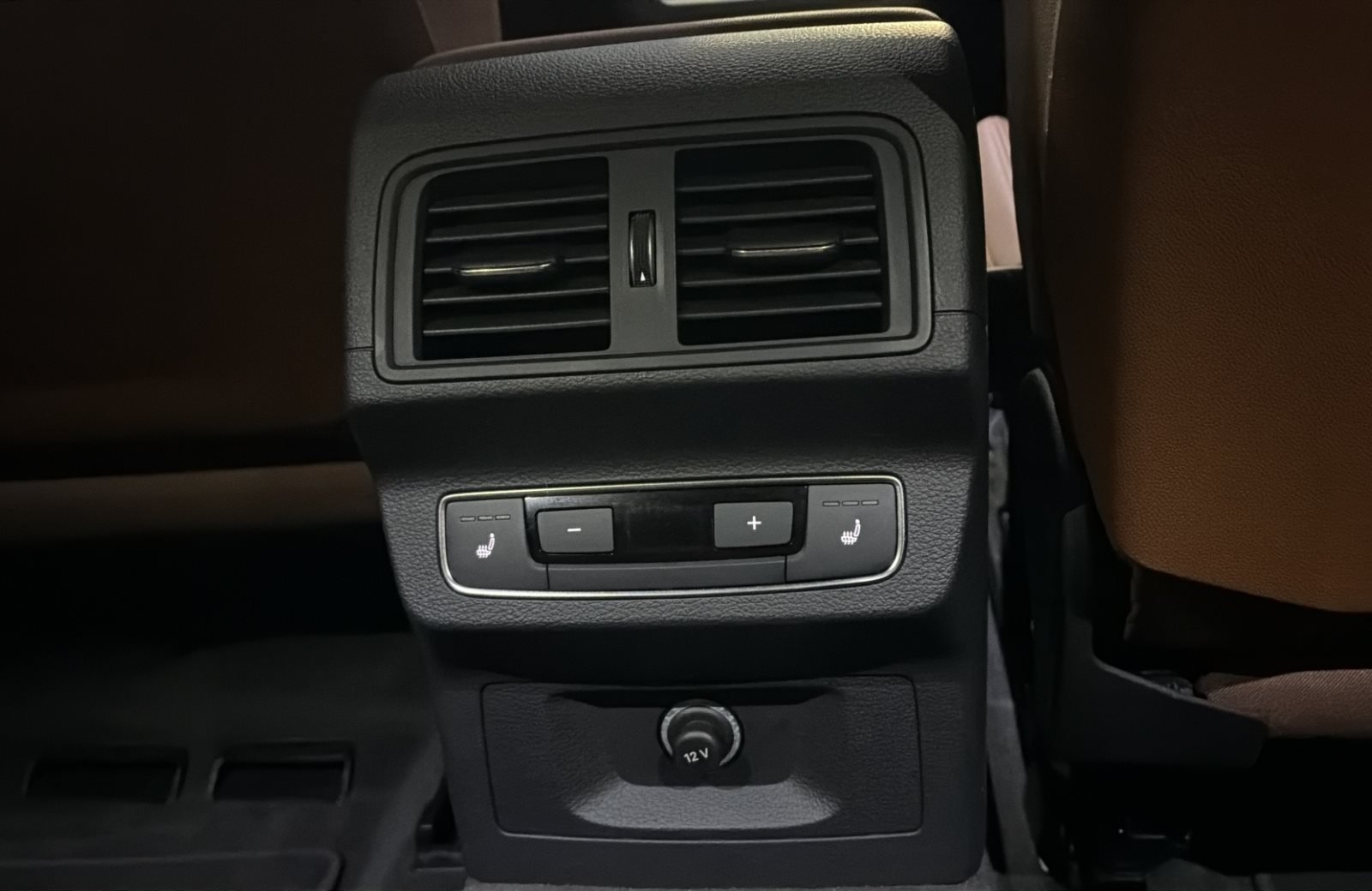 Q5 40 TDI quattro Smartphone Interface Pano Rückfahrk