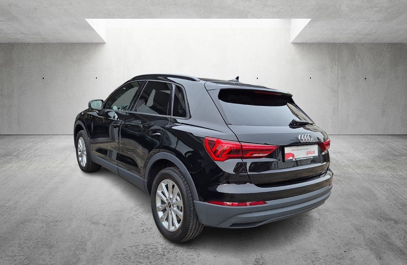 Q3 45 TFSI e AHK Navi S line 2xKlima AHK AUT LED