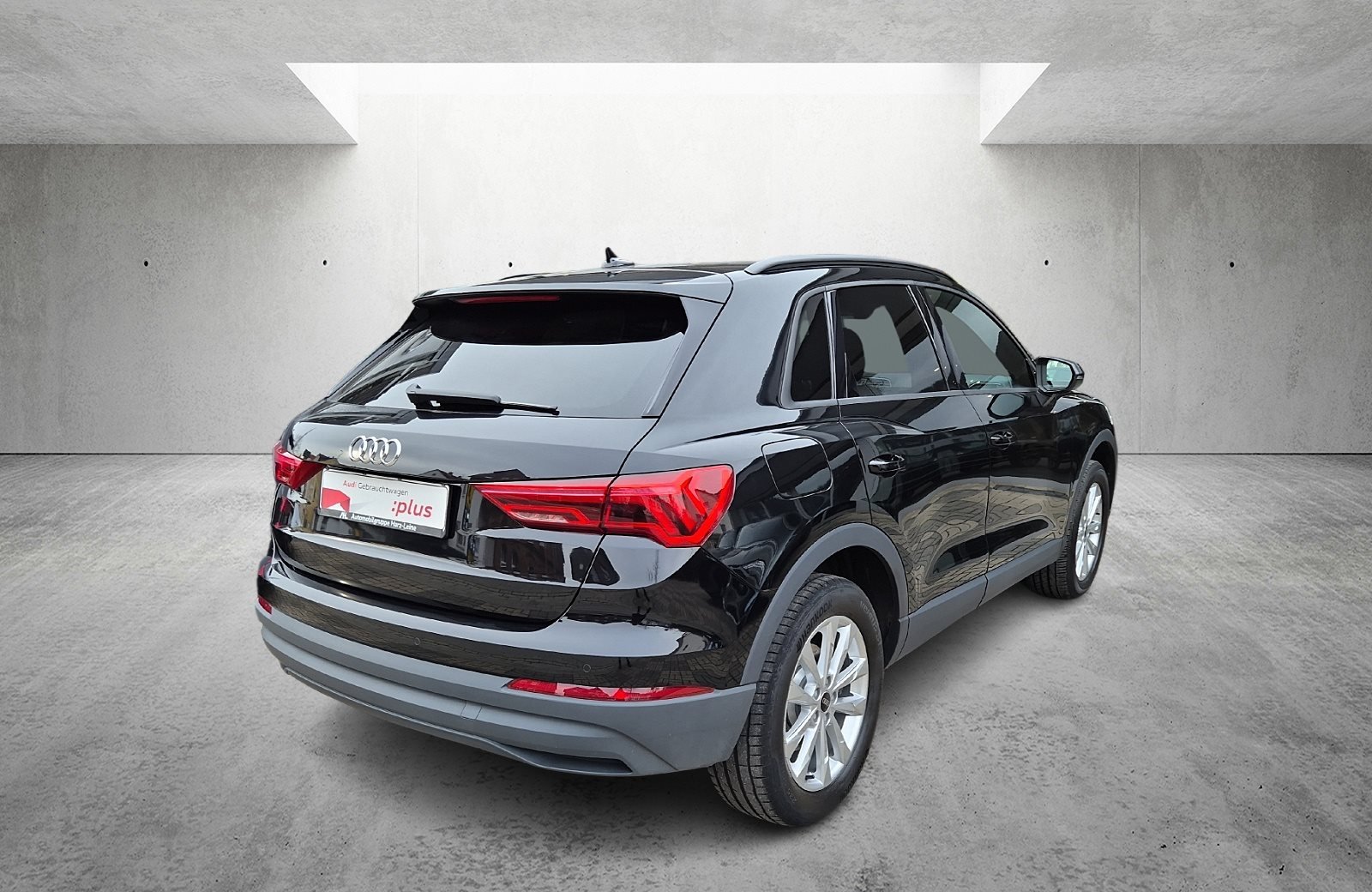 Q3 45 TFSI e AHK Navi S line 2xKlima AHK AUT LED