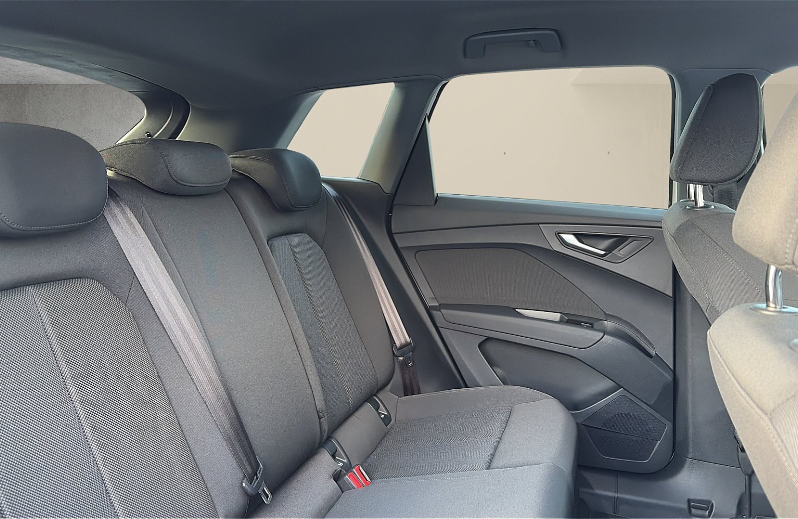 Q4 e-tron 40 e-tron S line AUT KlimaA LED LM PDC