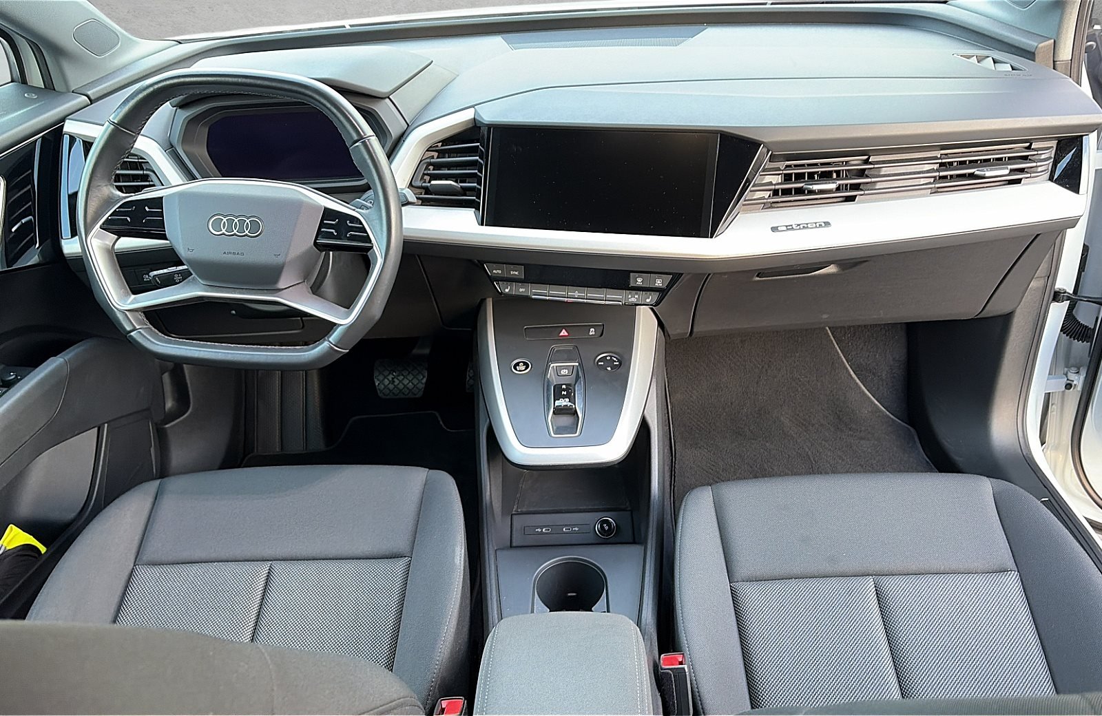 Q4 e-tron 40 e-tron S line AUT KlimaA LED LM PDC