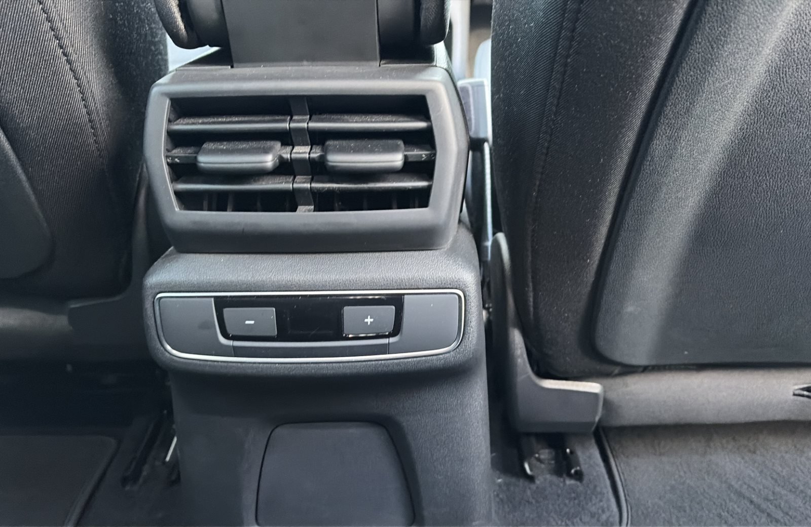 Q4 e-tron 40 e-tron S line AUT KlimaA LED LM PDC