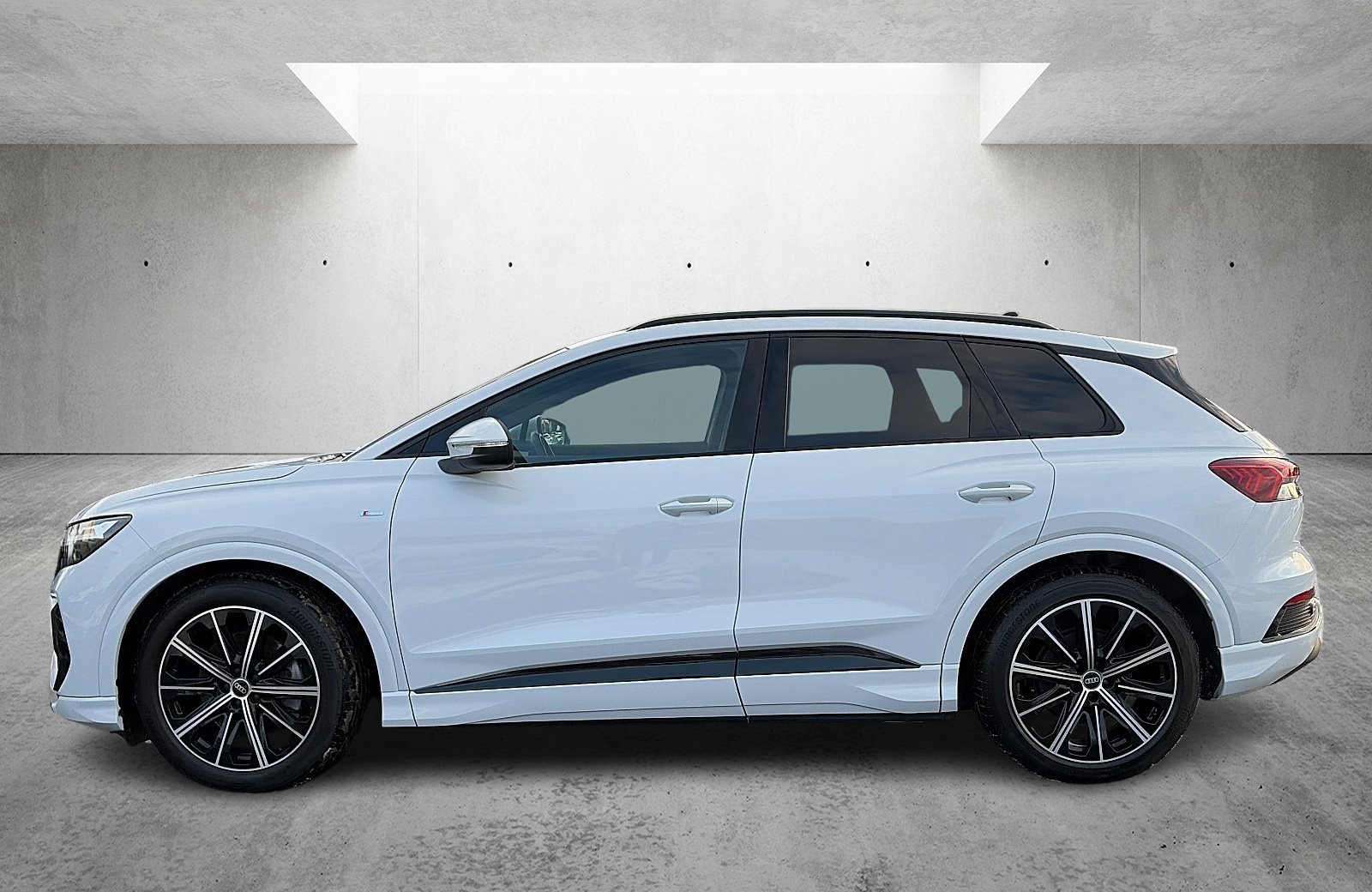 Q4 e-tron 40 e-tron S line AUT KlimaA LED LM PDC