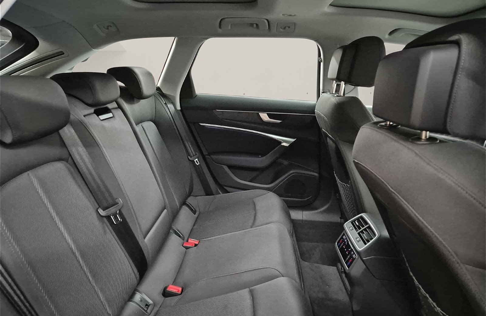 A6 Avant 40 TDI sport AHK Smartphone Interface Pano