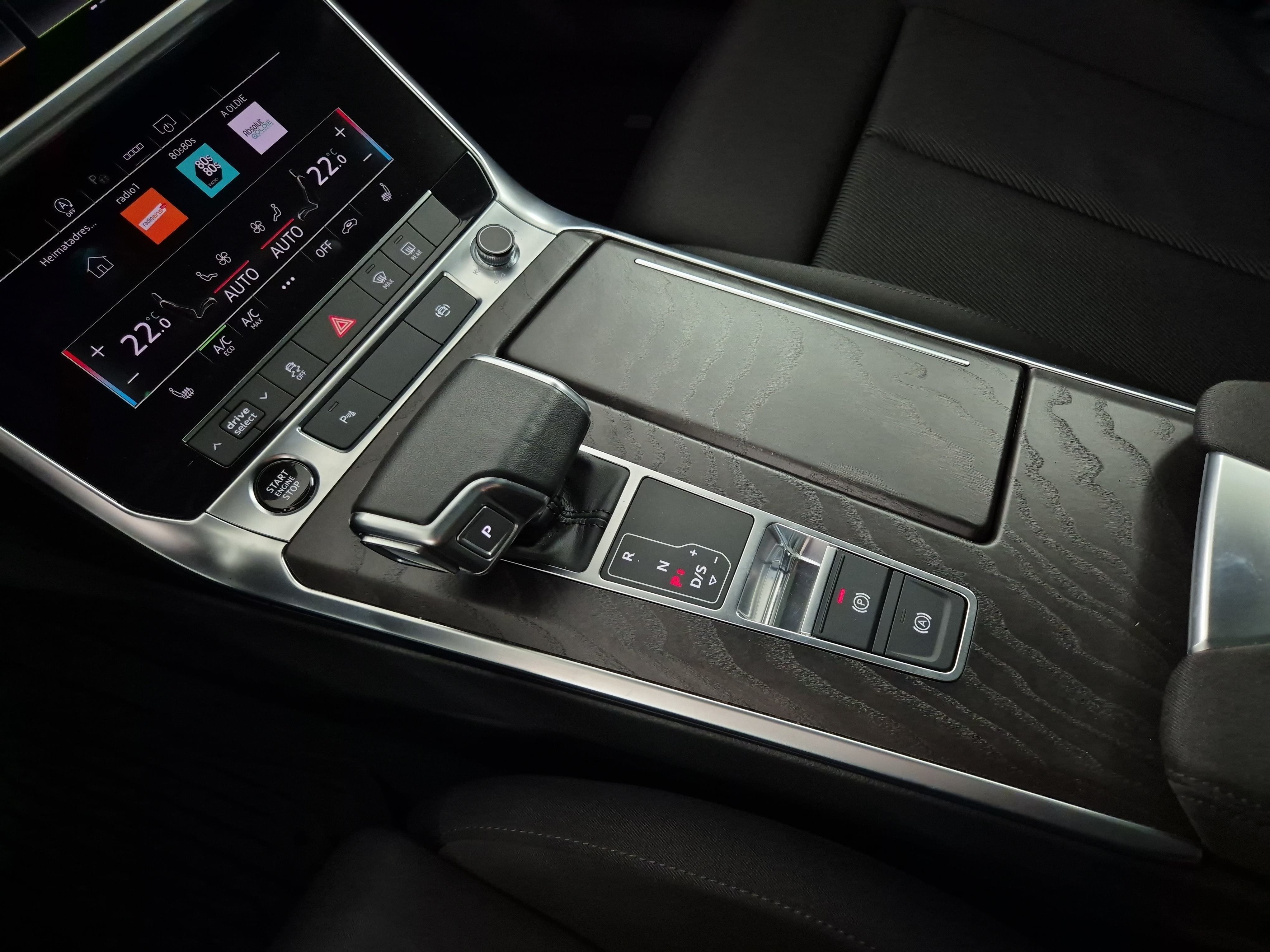 A6 Avant 40 TDI sport AHK Smartphone Interface Pano