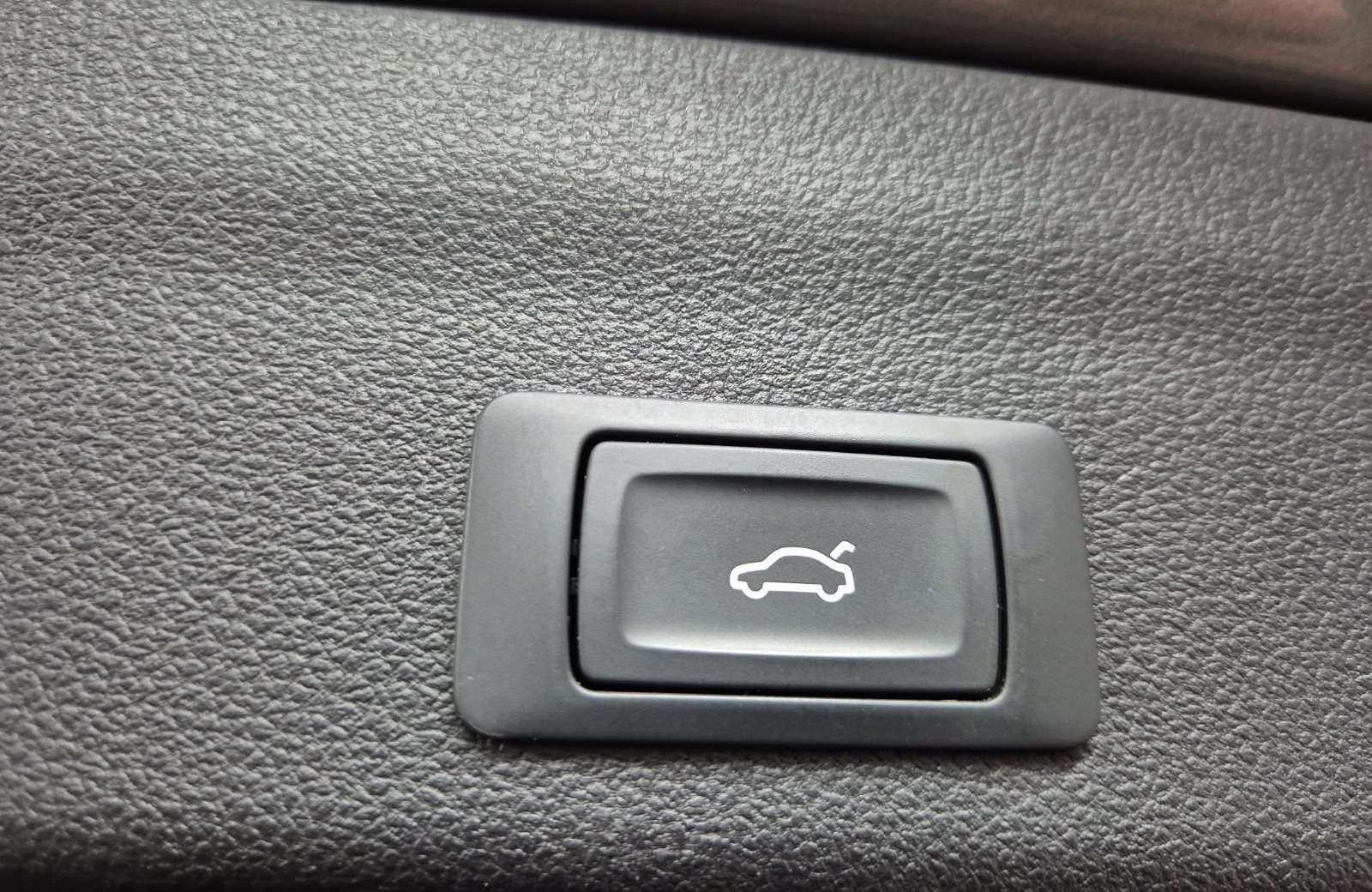 A6 Avant 40 TDI sport AHK Smartphone Interface Pano