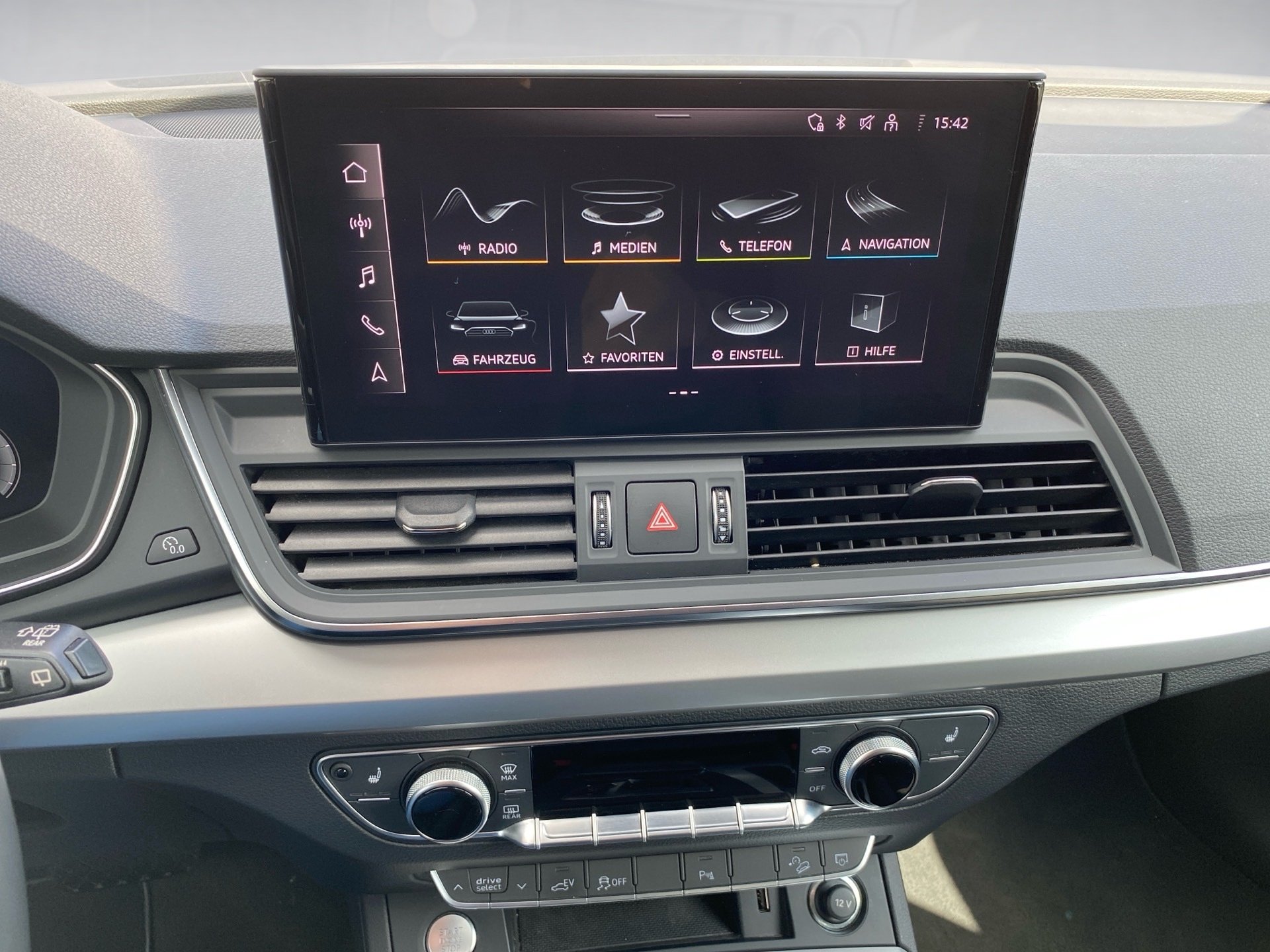 Q5 50 TFSI e quattro AHK Navi Standklima AHK AUT