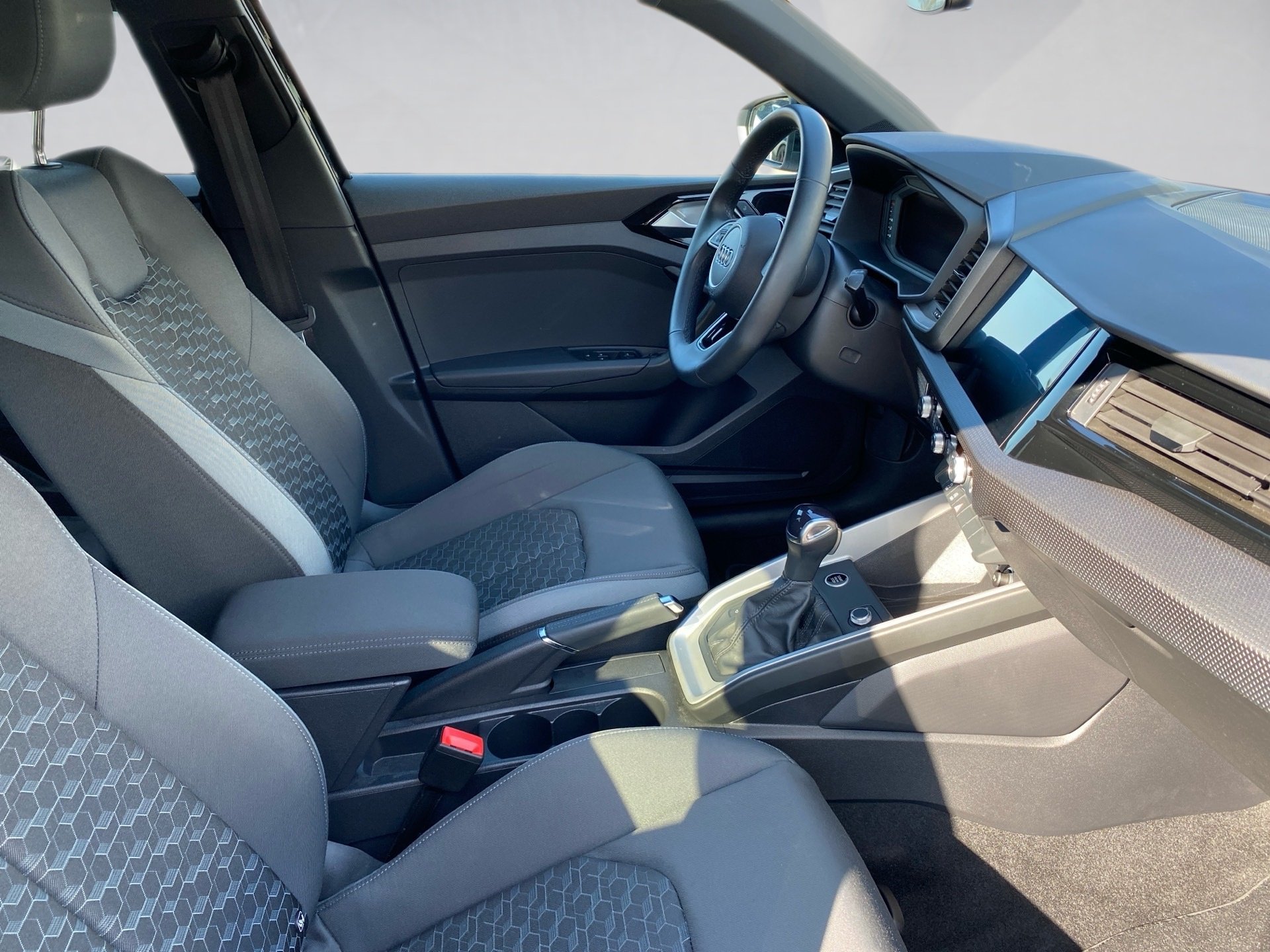 A1 Sportback 30 TFSI S line Sportsitze LED AUT