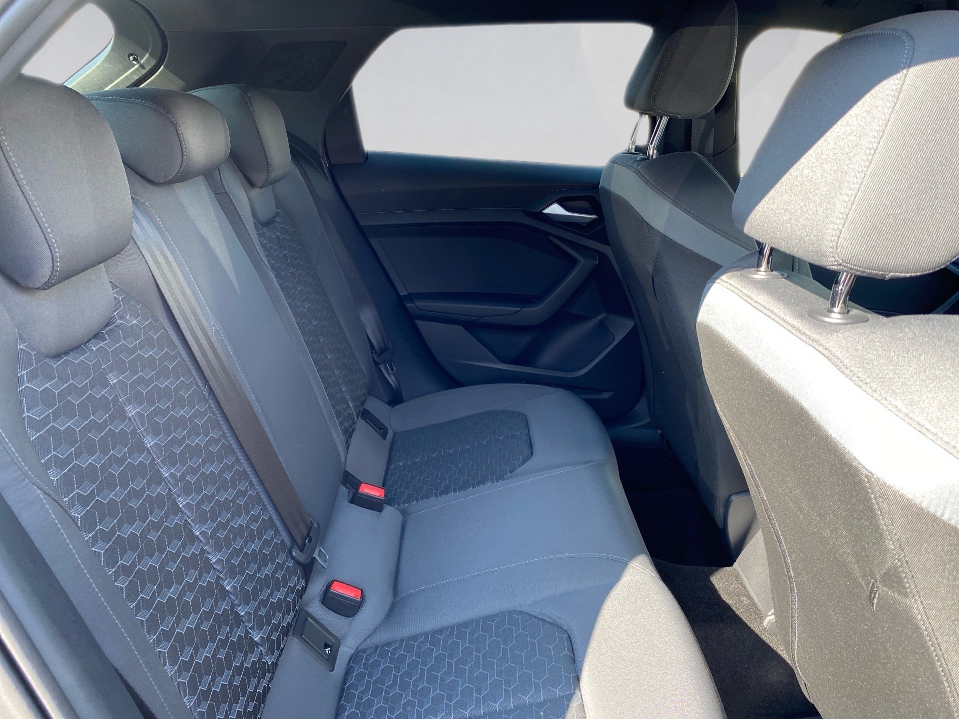 A1 Sportback 30 TFSI S line Sportsitze LED AUT