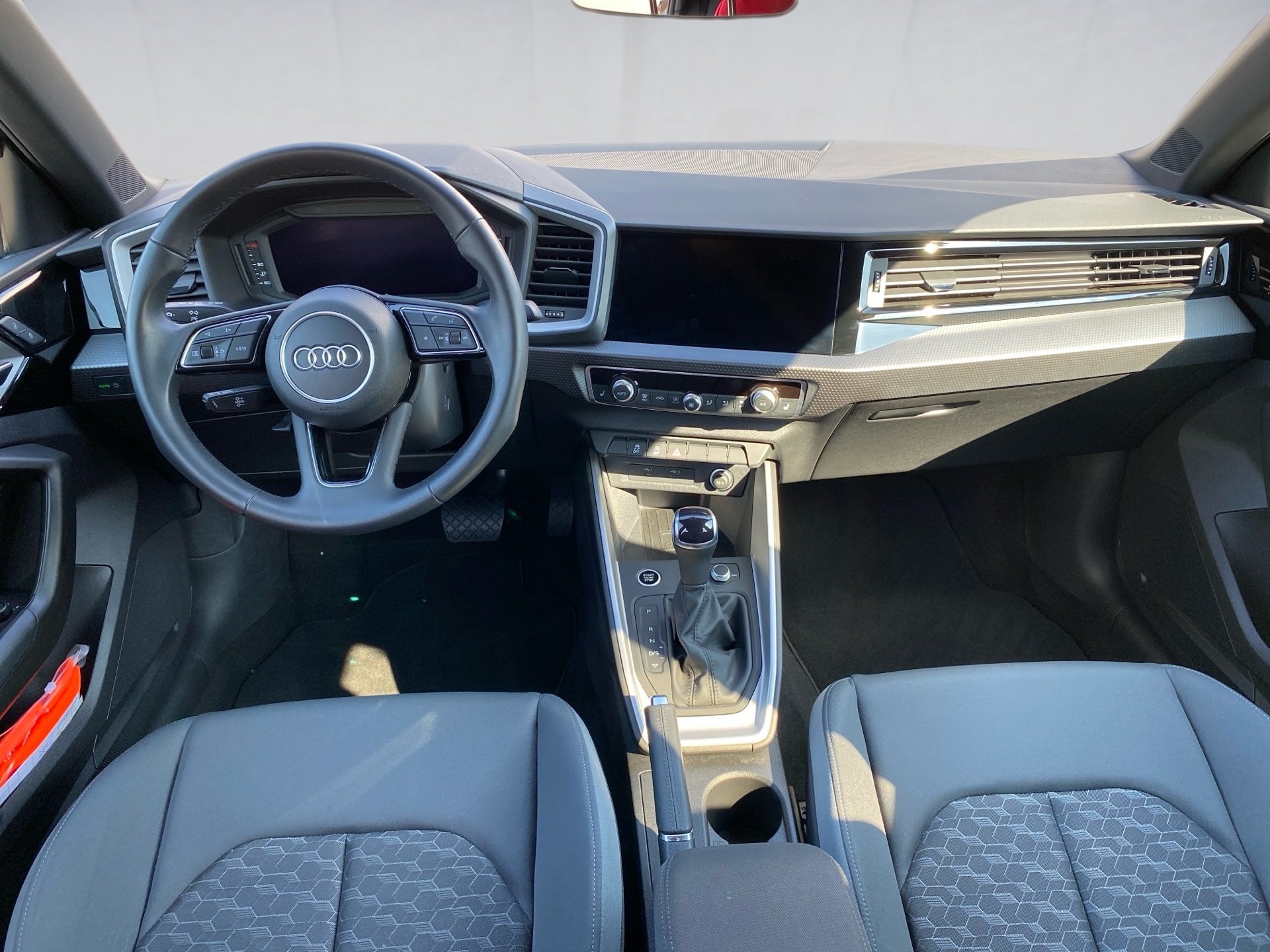 A1 Sportback 30 TFSI S line Sportsitze LED AUT