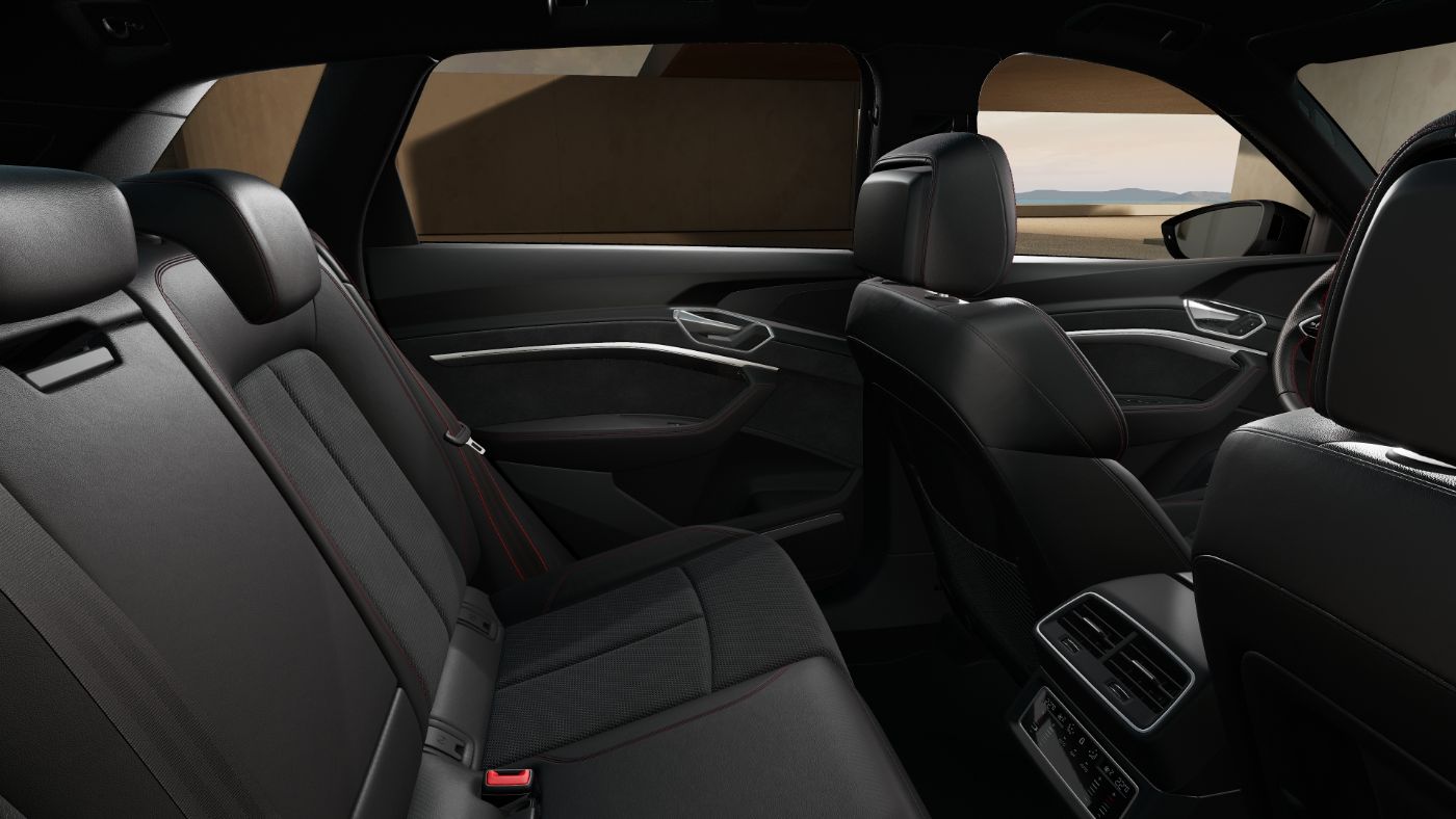 Q8 e-tron  55  quattro AHK Pano S line 3xKlima