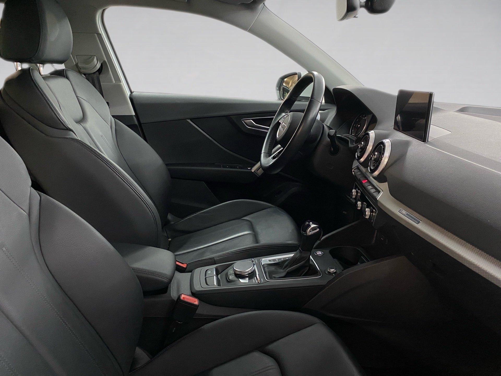 Q2 advanced 35 TFSI Navi Sportsitze AUT DynLicht