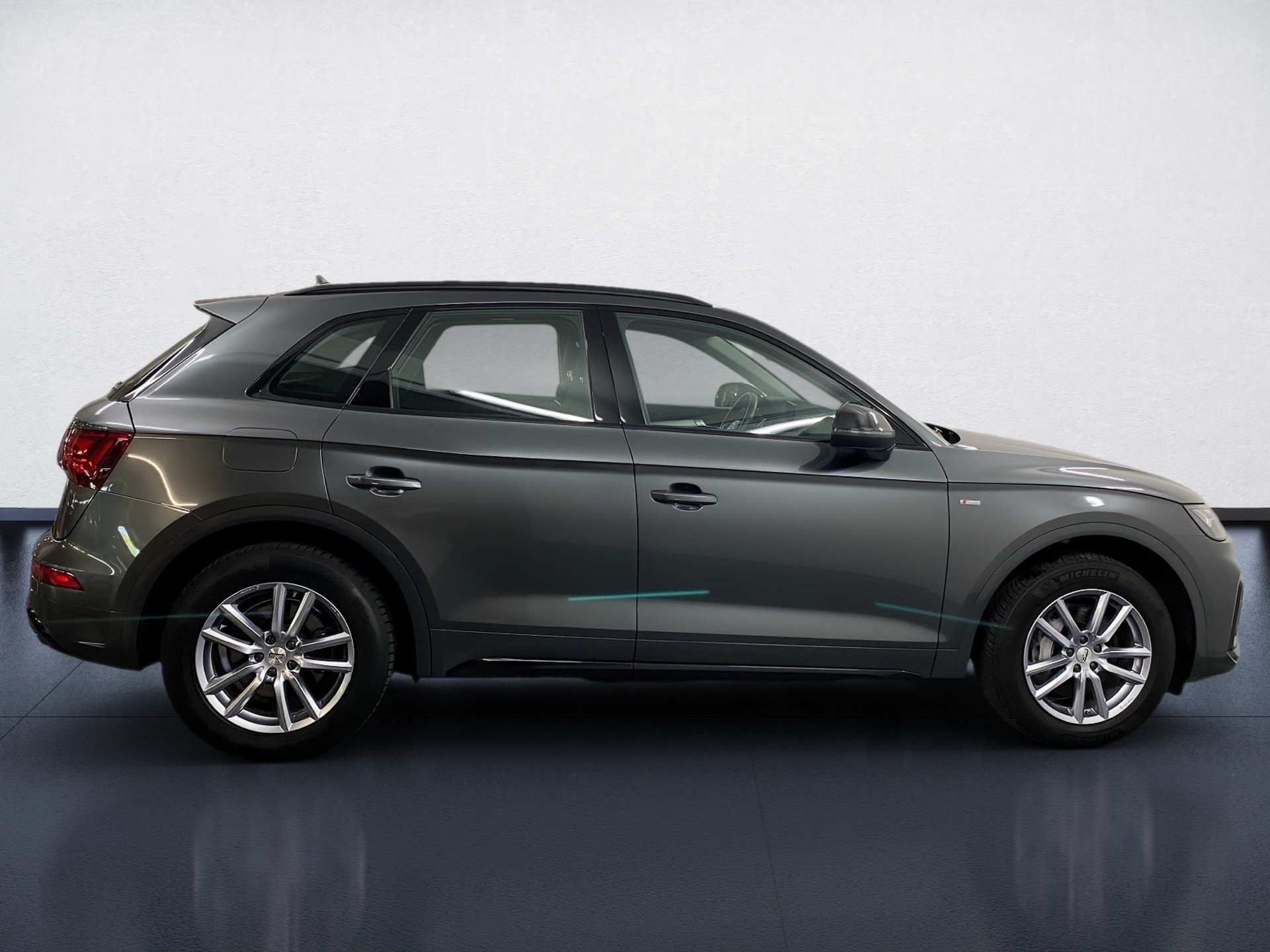 Q5 TFSI e S line S line 50 TFSI e quattro 220(299)  S tronic