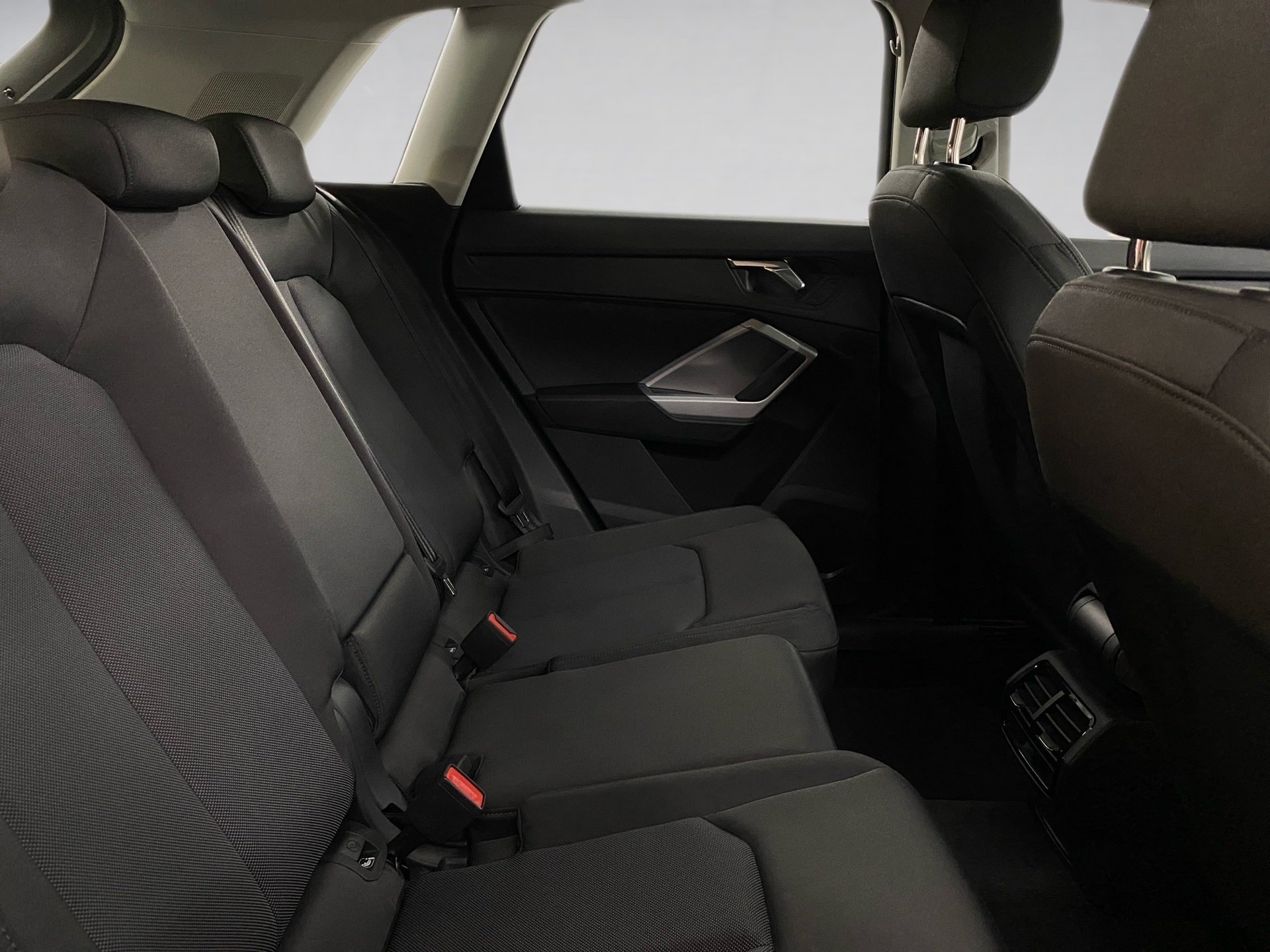 Q3 35 TFSI AHK S line 2xKlima AHK Akustikglas LM