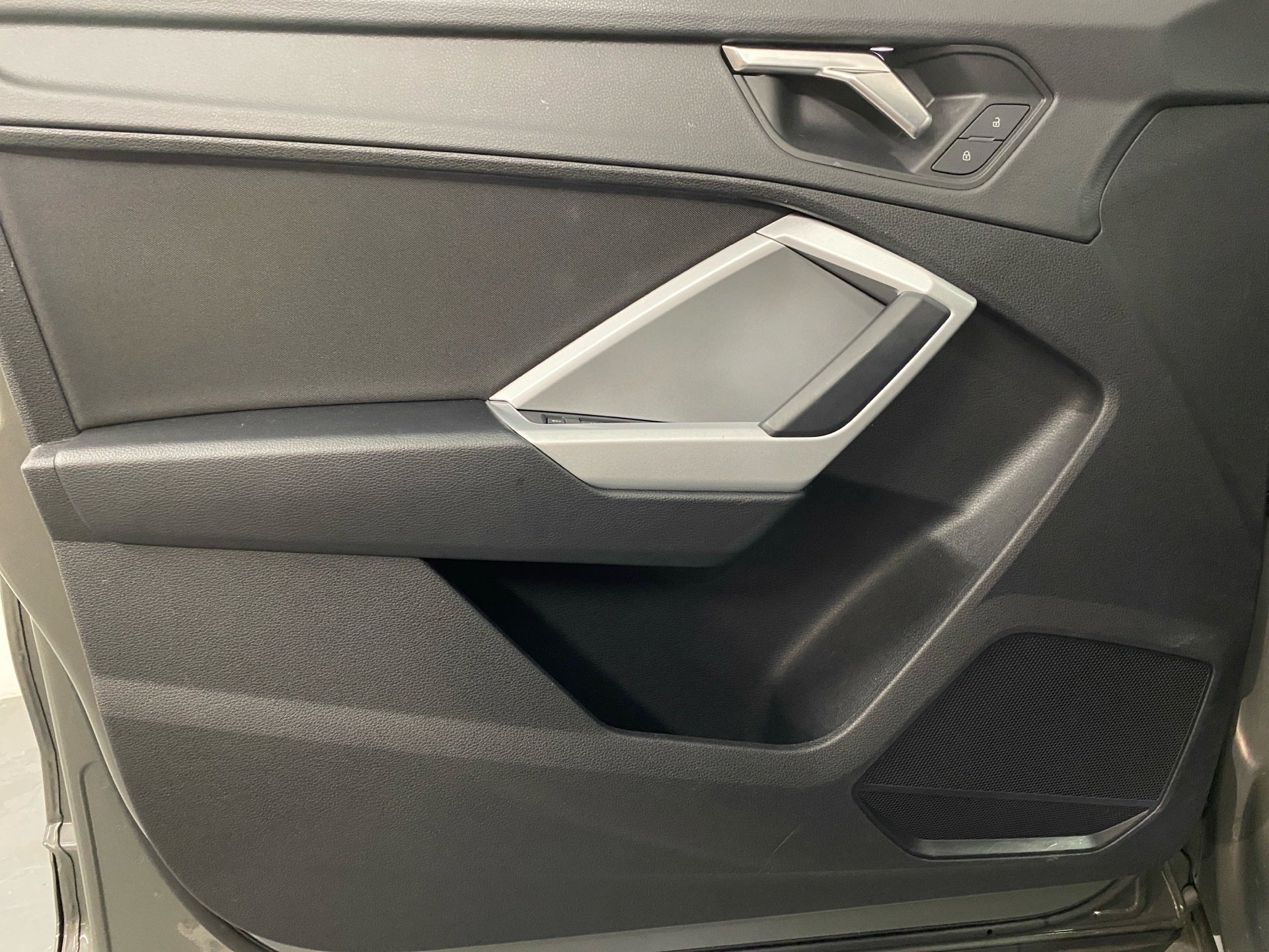 Q3 35 TFSI AHK S line 2xKlima AHK Akustikglas LM
