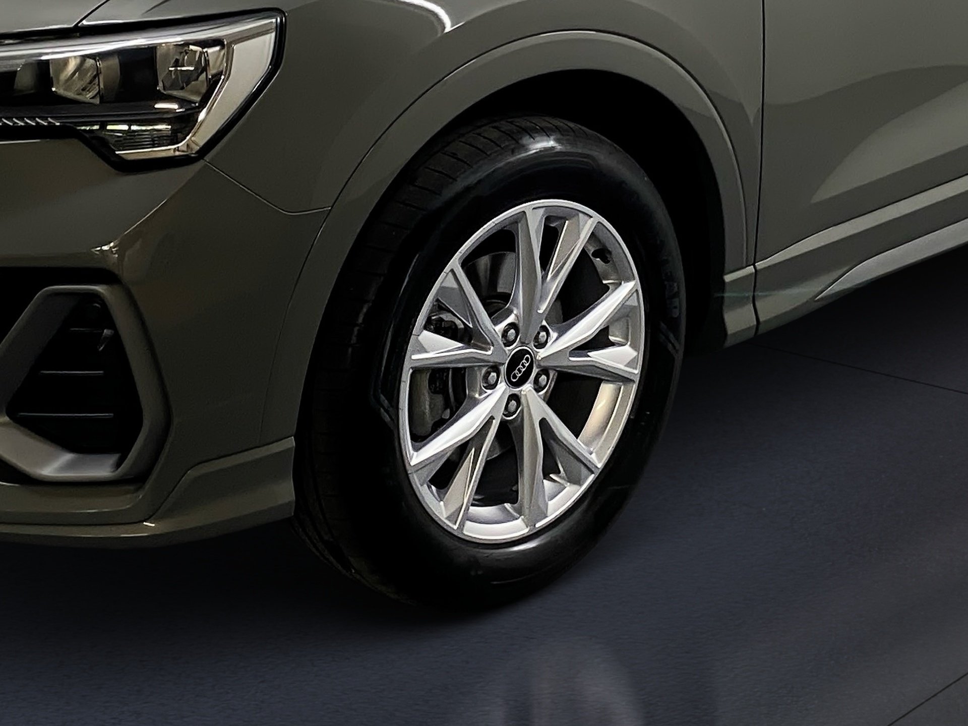 Q3 35 TFSI AHK S line 2xKlima AHK Akustikglas LM