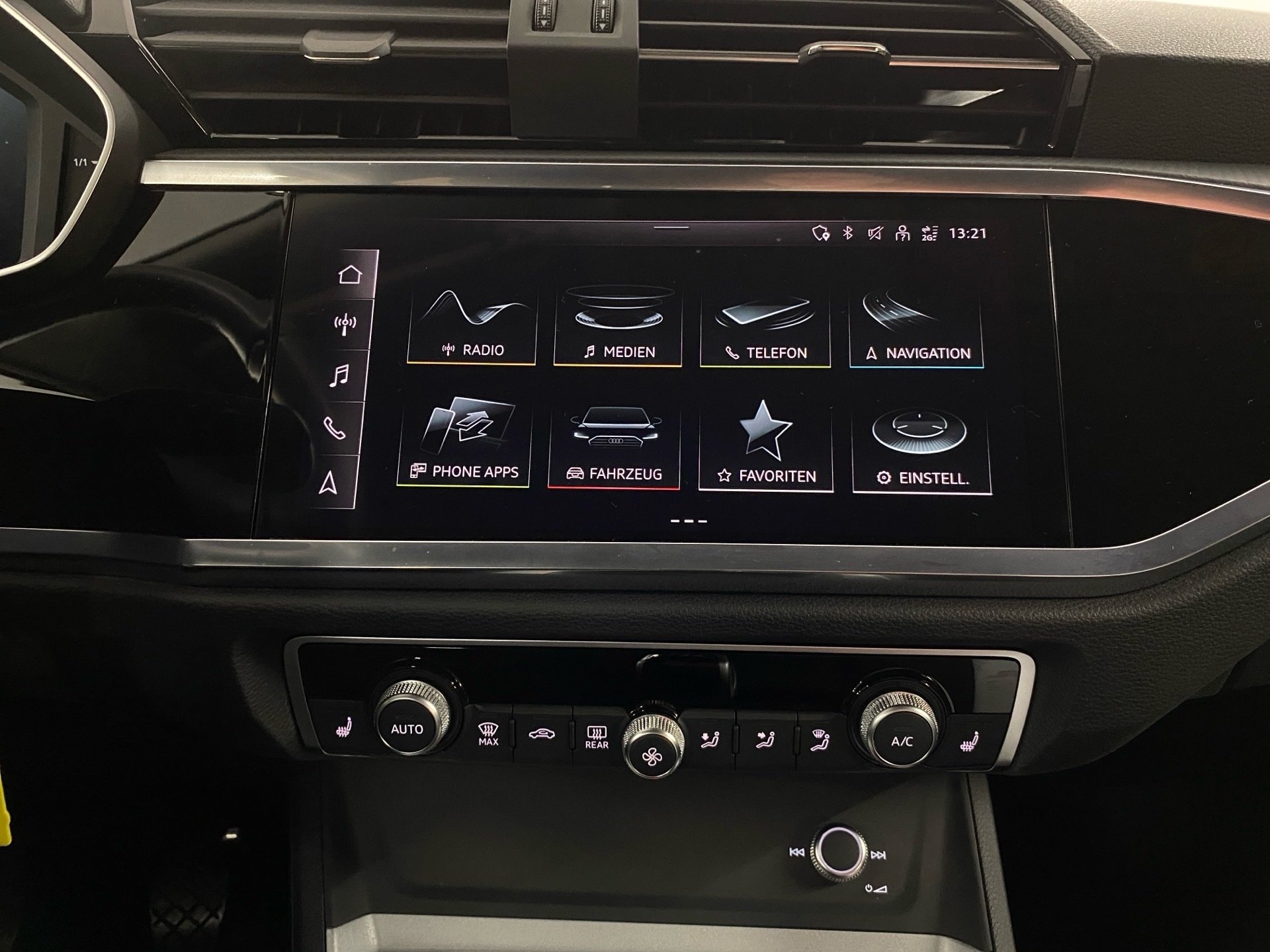Q3 35 TFSI AHK S line 2xKlima AHK Akustikglas LM