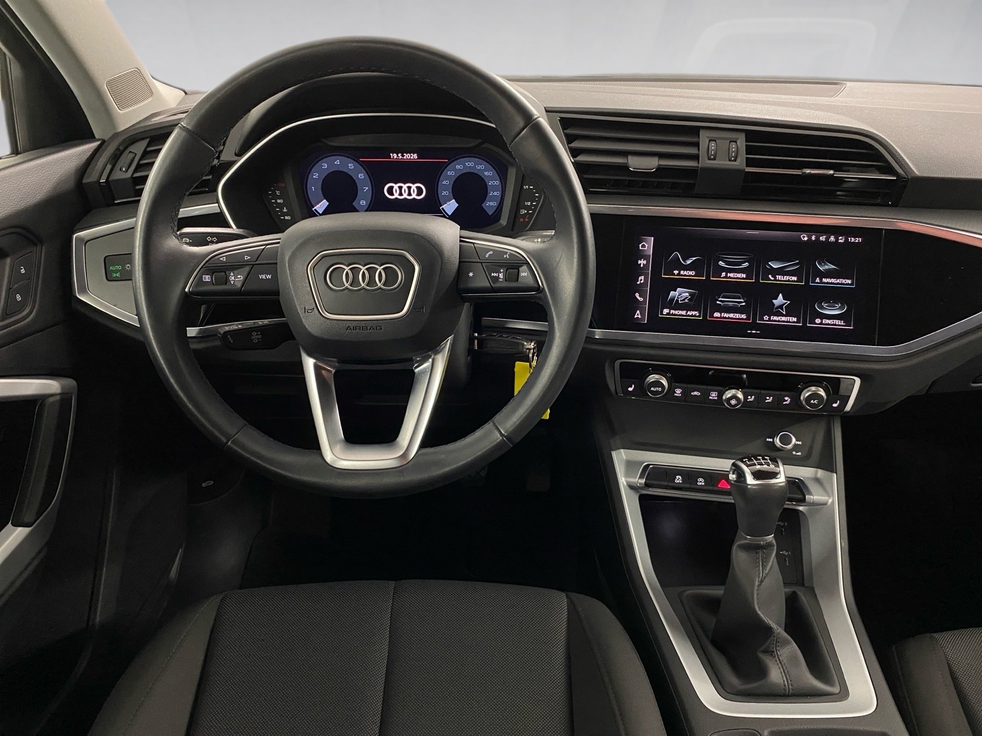 Q3 35 TFSI AHK S line 2xKlima AHK Akustikglas LM