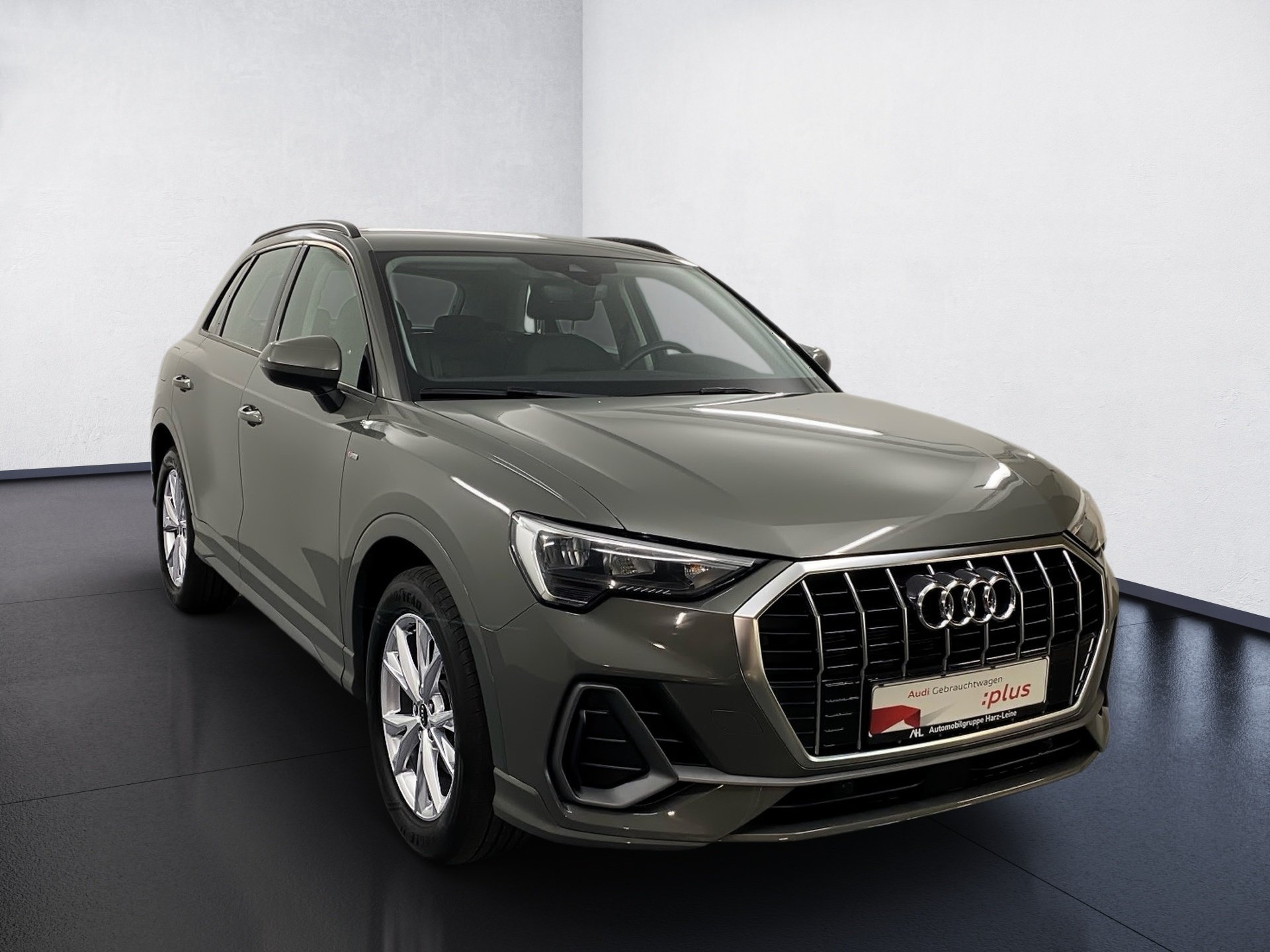 Q3 35 TFSI AHK S line 2xKlima AHK Akustikglas LM