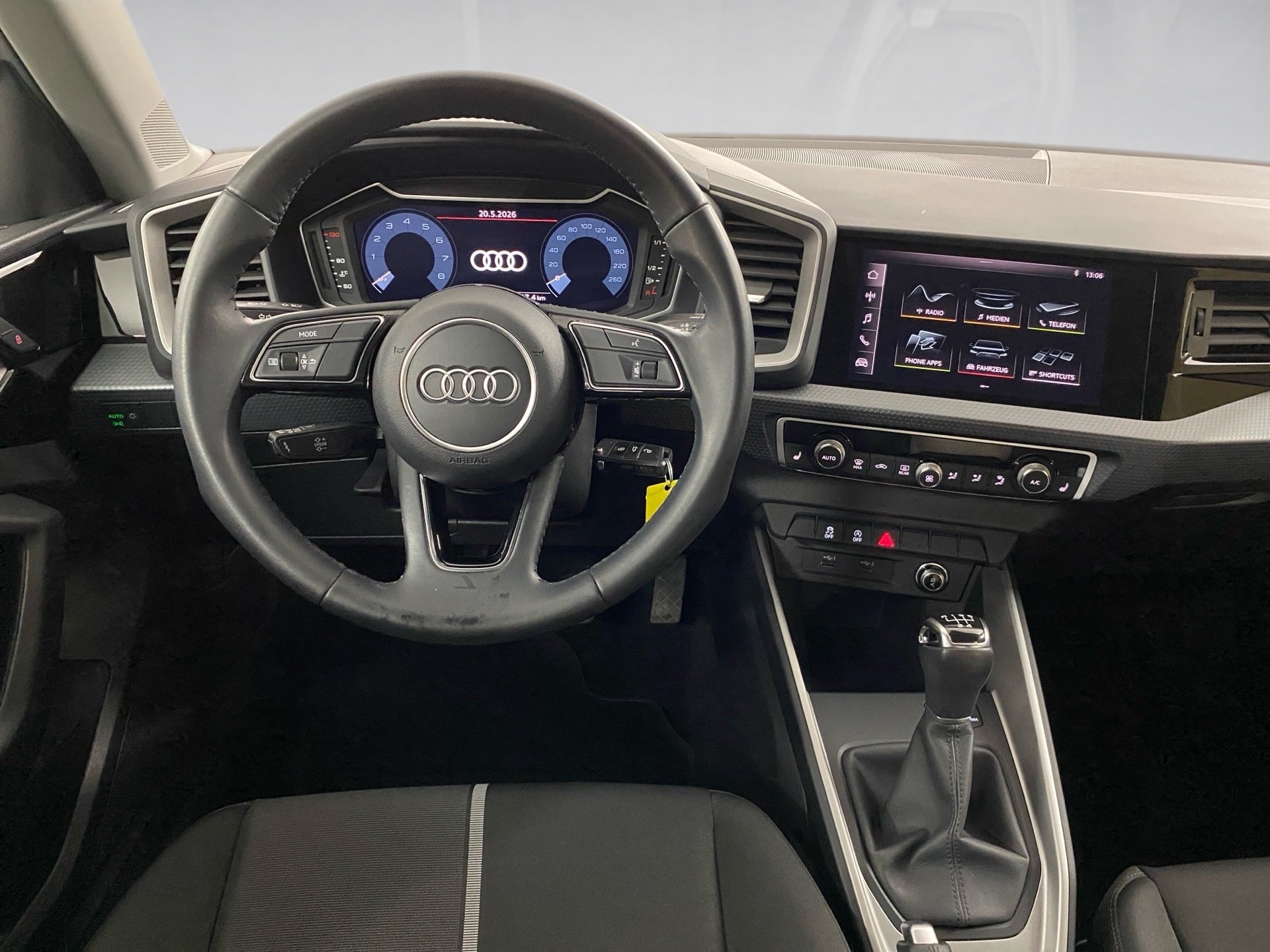 A1 Sportback advanced 25 TFSI Smartphone Interface