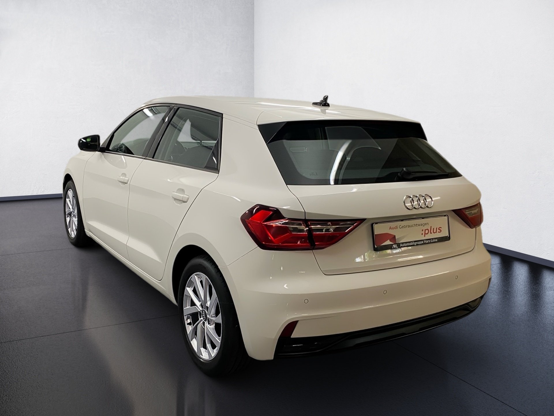 A1 Sportback advanced 25 TFSI Smartphone Interface