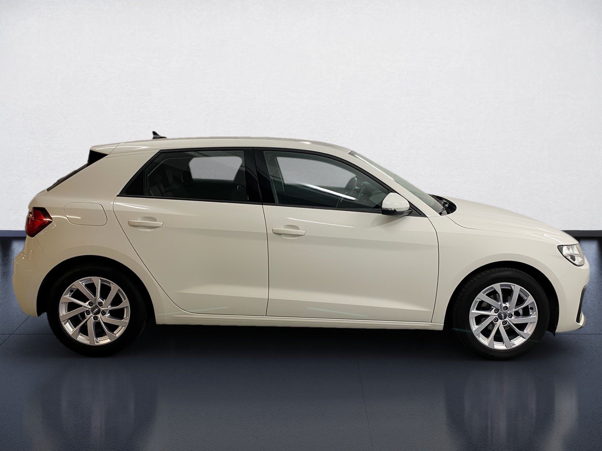 A1 Sportback advanced 25 TFSI Smartphone Interface