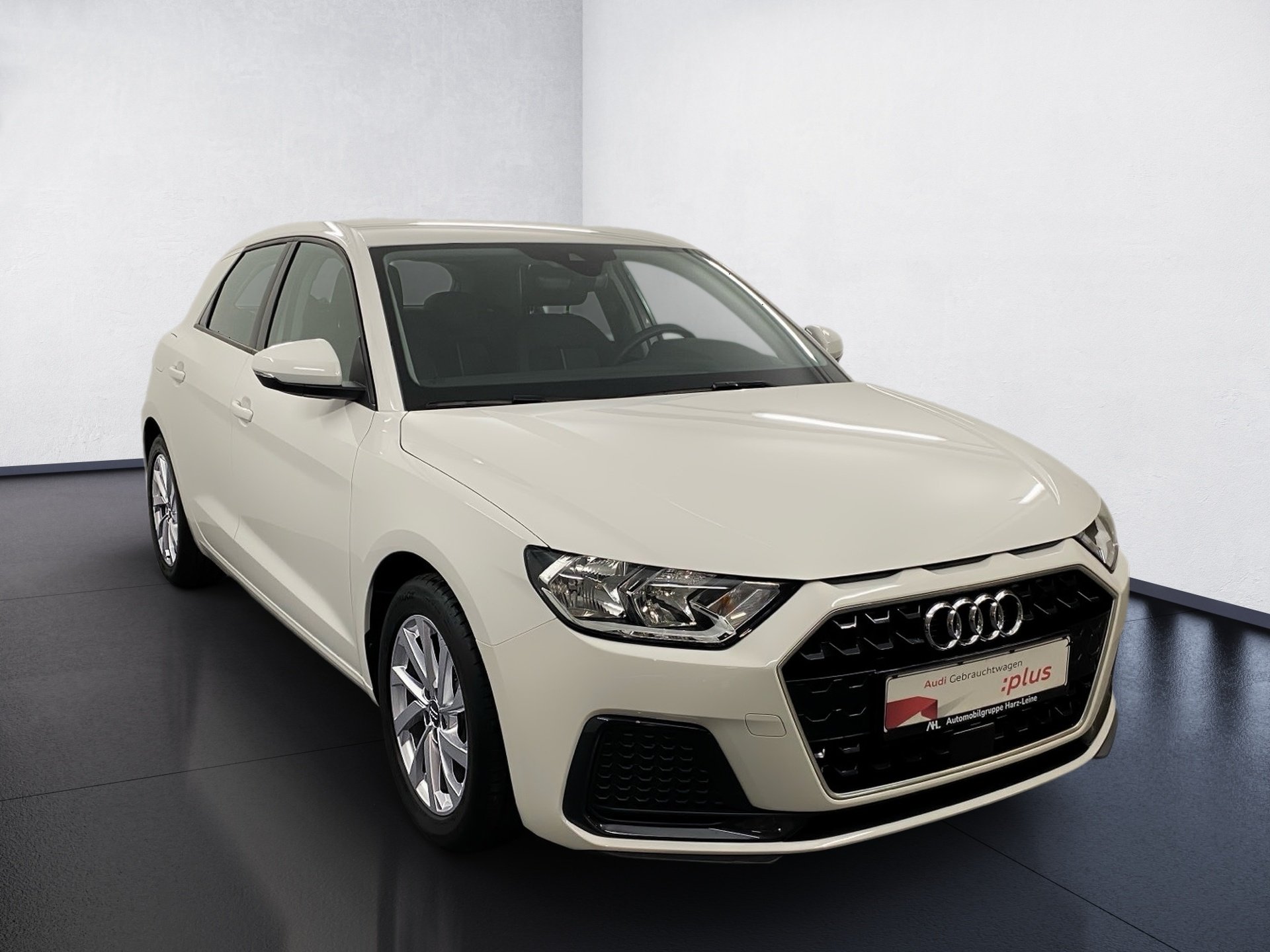 A1 Sportback advanced 25 TFSI Smartphone Interface