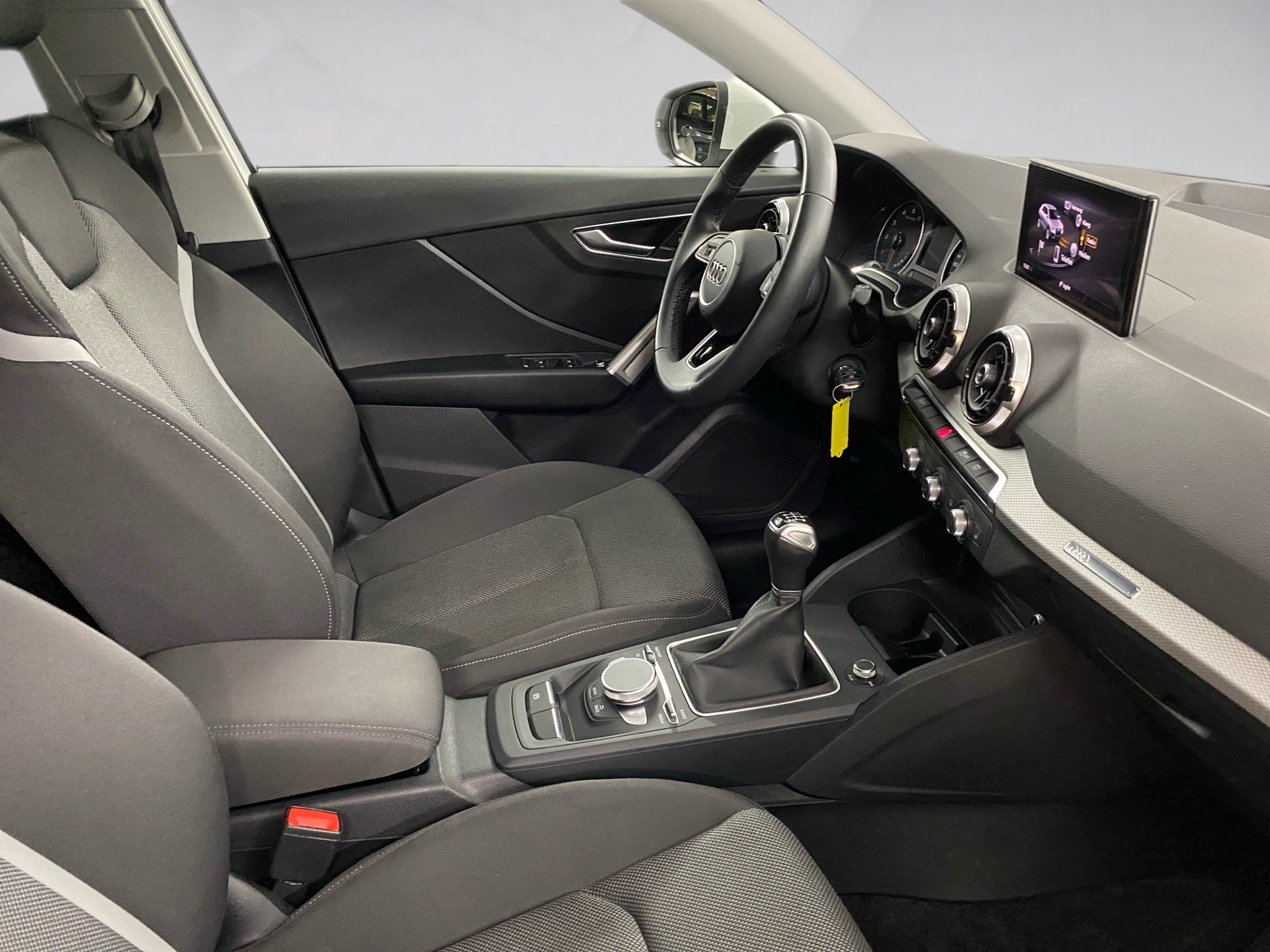 Q2 35 TFSI S line Navi LED LM Navi PDC SHZ