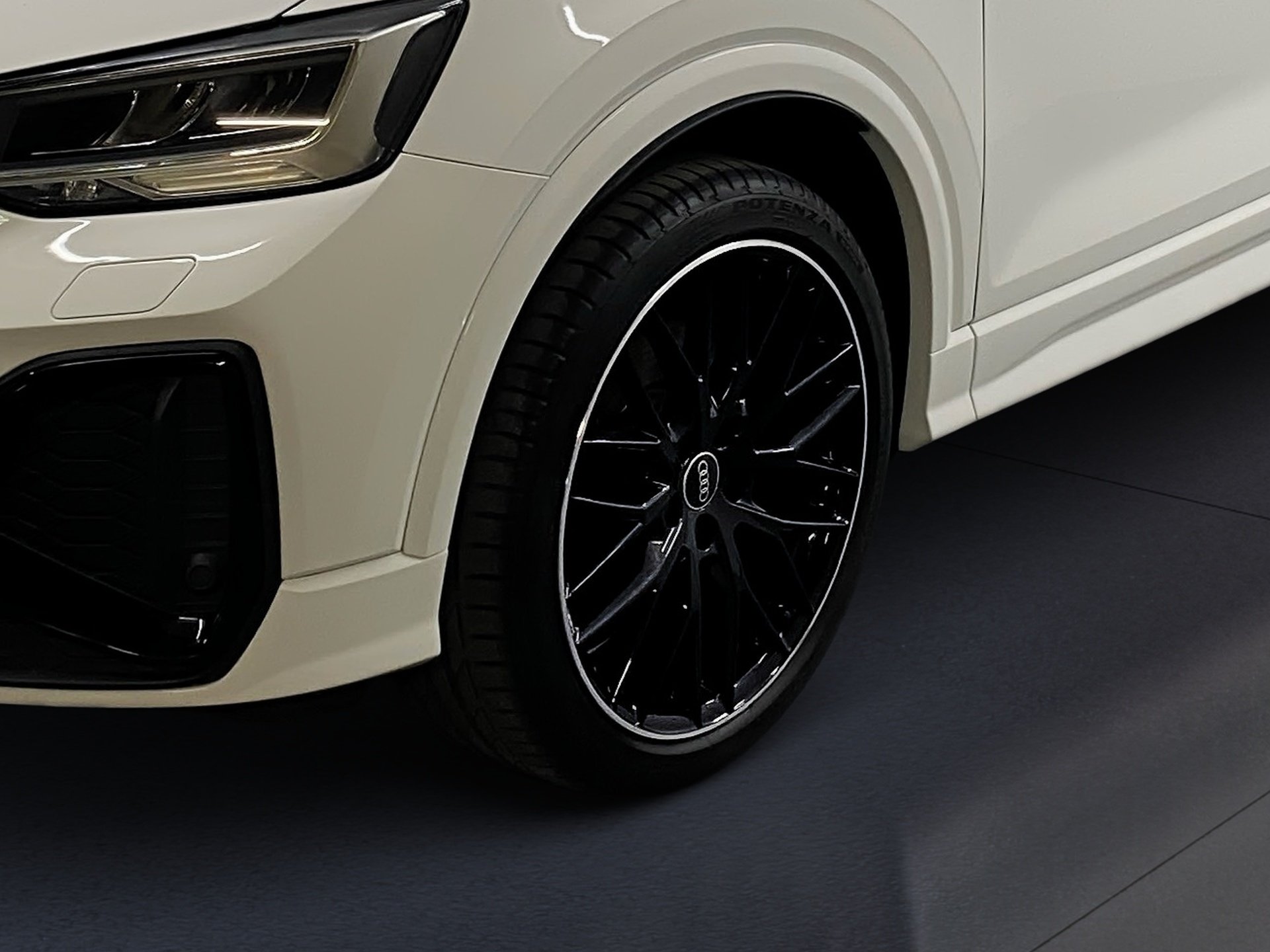 Q2 35 TFSI S line Navi LED LM Navi PDC SHZ