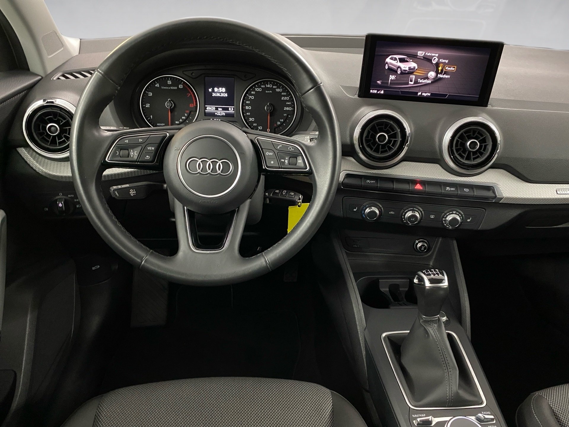 Q2 35 TFSI S line Navi LED LM Navi PDC SHZ