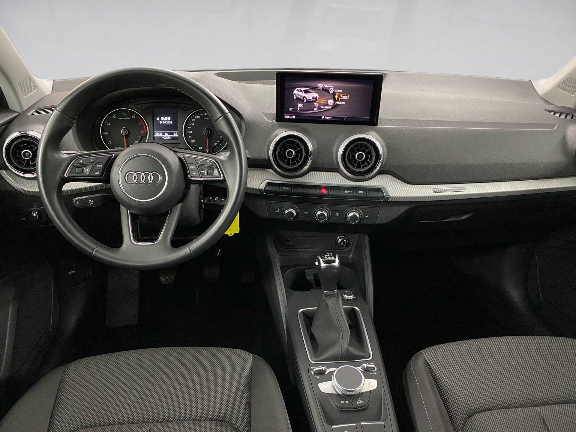 Q2 35 TFSI S line Navi LED LM Navi PDC SHZ