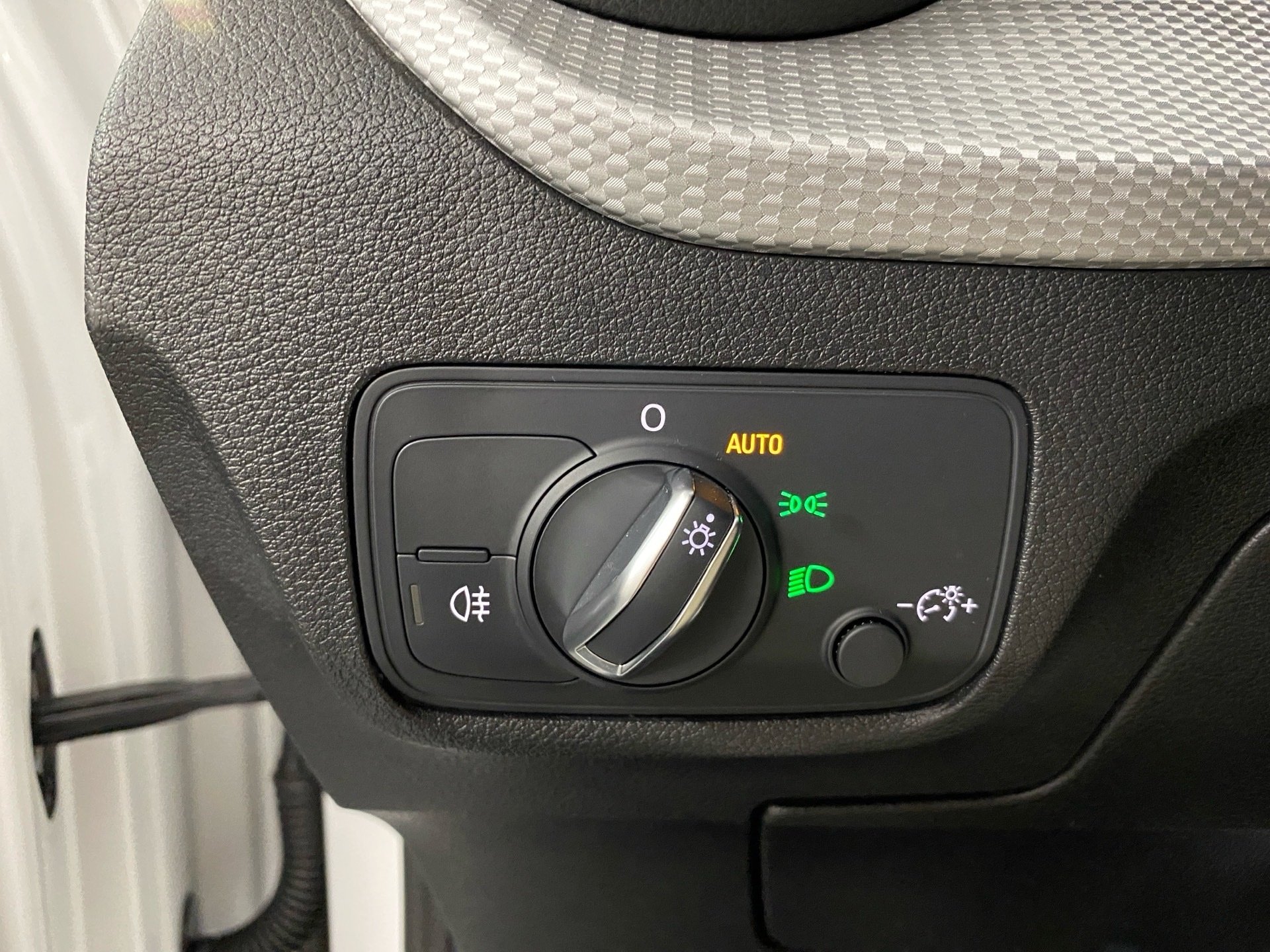 Q2 35 TFSI S line Navi LED LM Navi PDC SHZ
