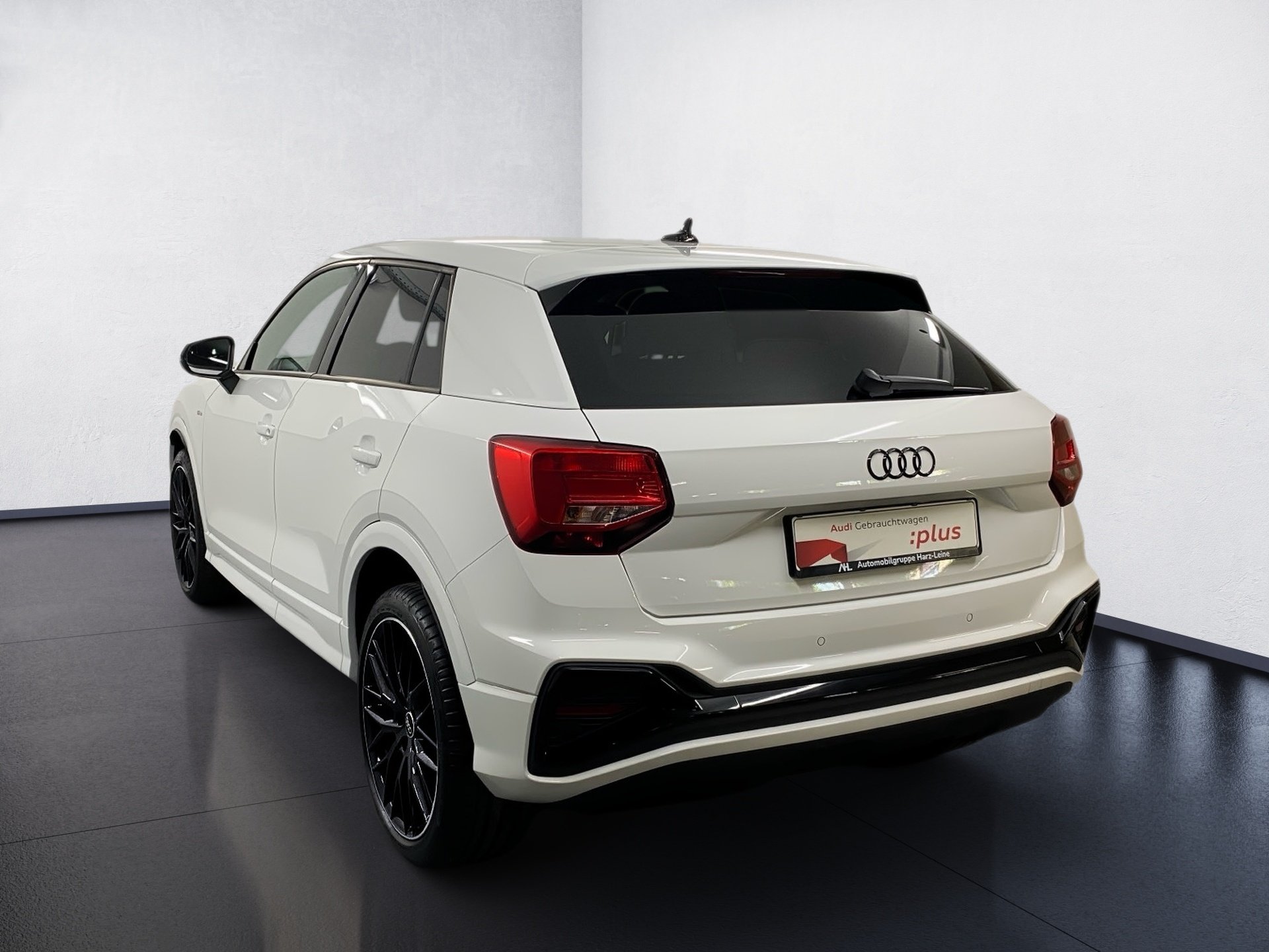 Q2 35 TFSI S line Navi LED LM Navi PDC SHZ
