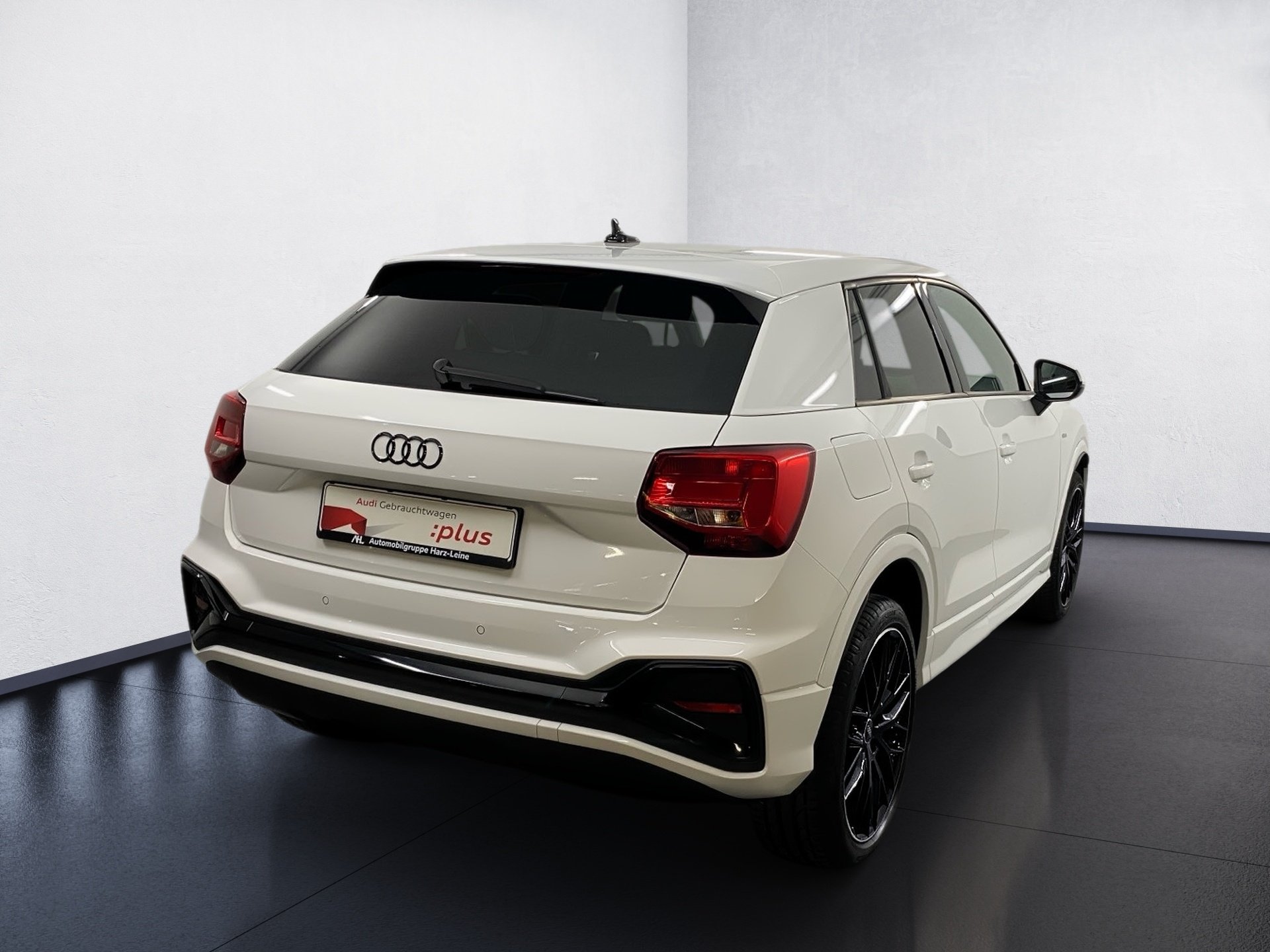 Q2 35 TFSI S line Navi LED LM Navi PDC SHZ