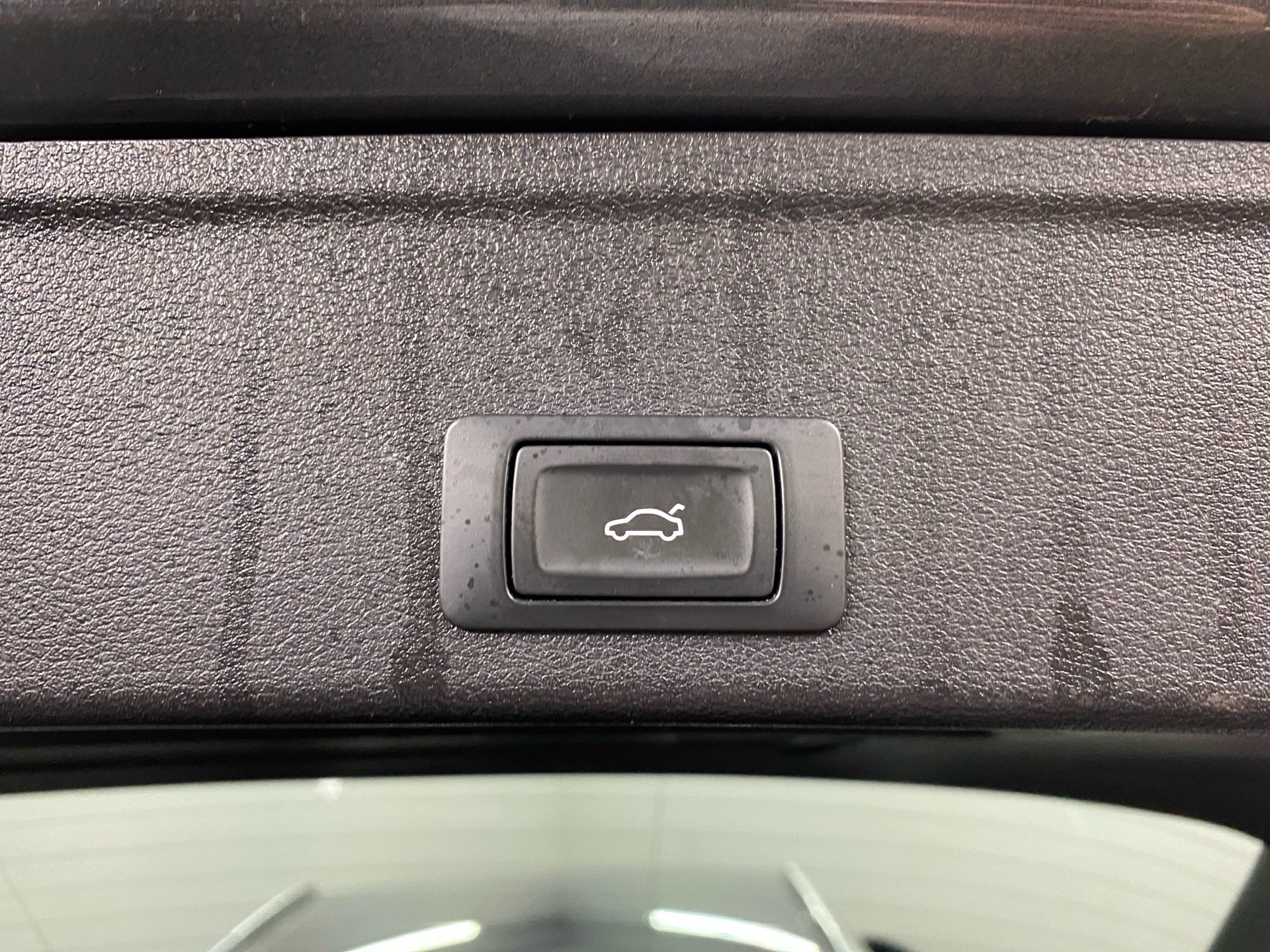 A4 Avant 35 TFSI S line LED Smartphone Interface