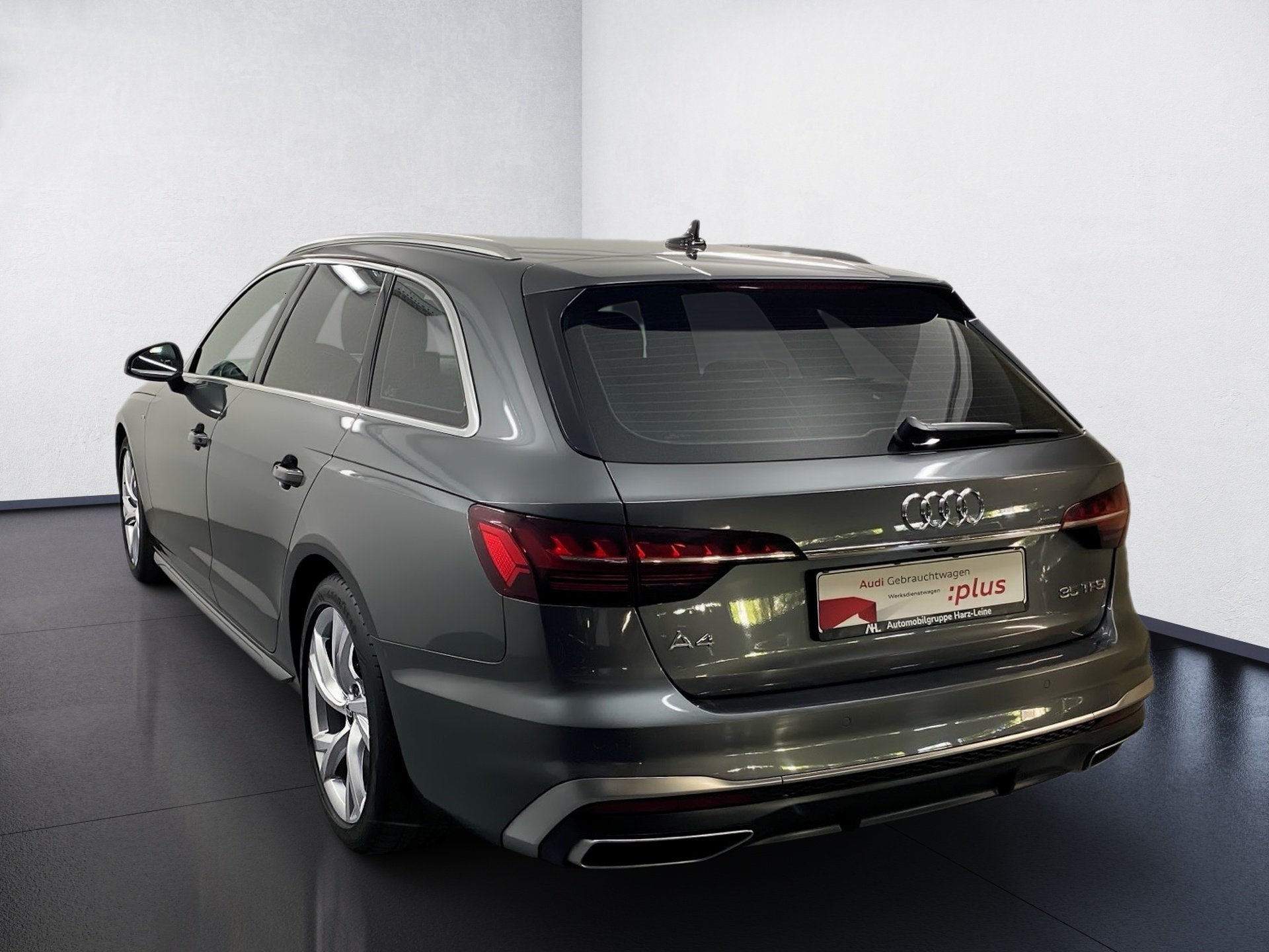 A4 Avant 35 TFSI S line LED Smartphone Interface