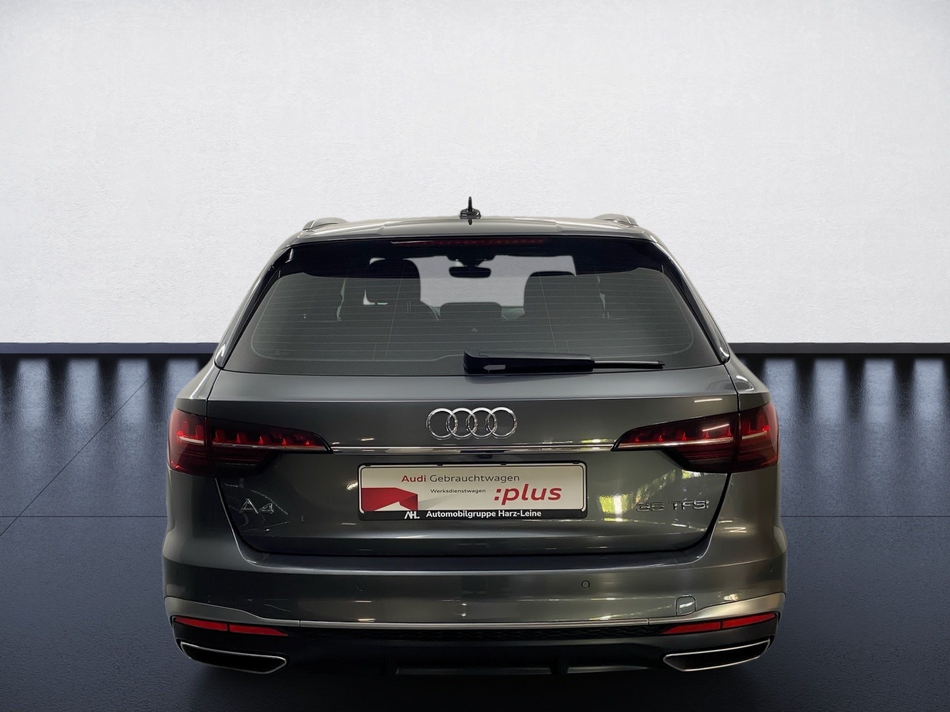 A4 Avant 35 TFSI S line LED Smartphone Interface