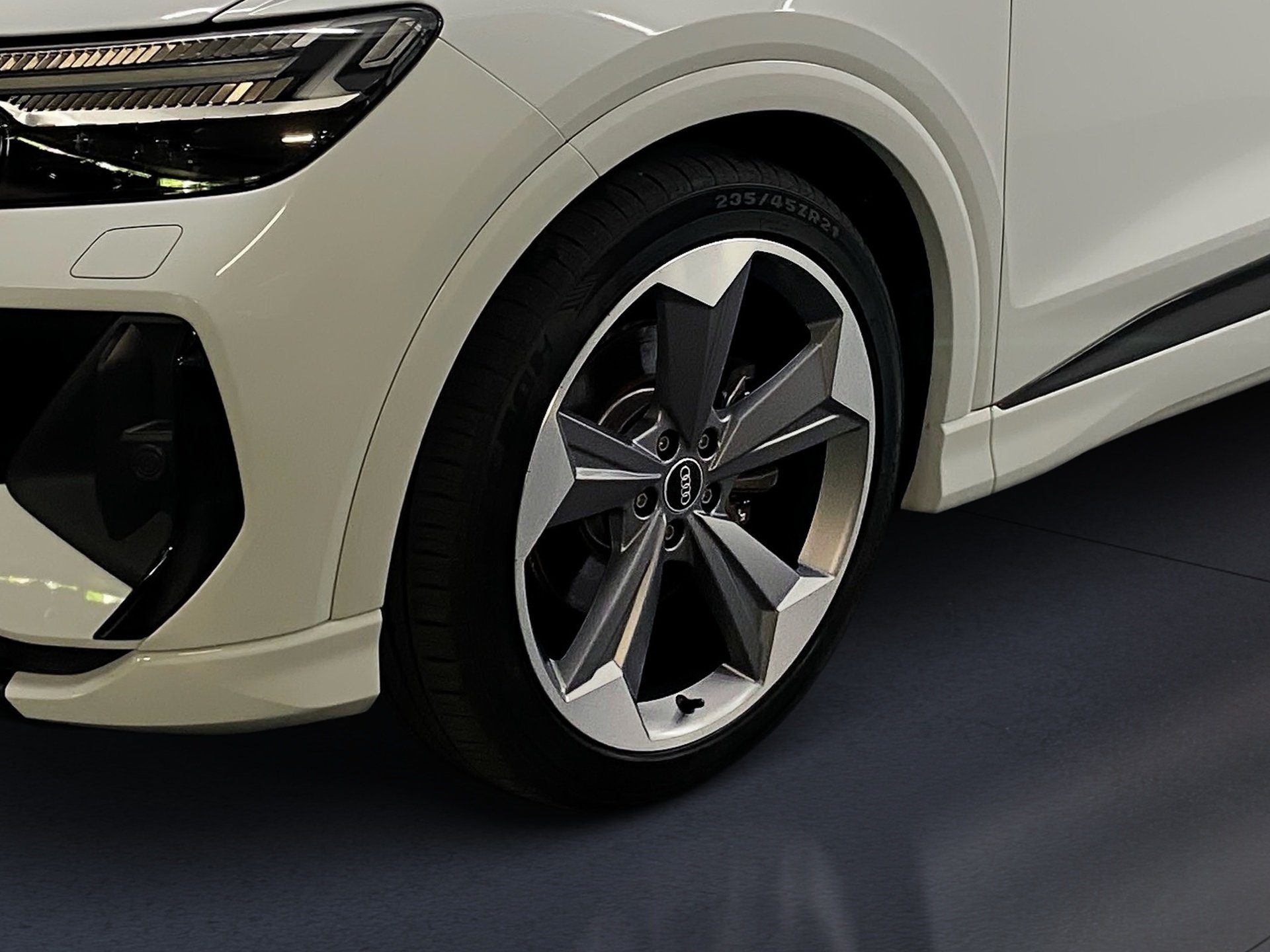 Q4 Sportback e-tron 35 e-tron 125 kW 2x S line Matrix-LED