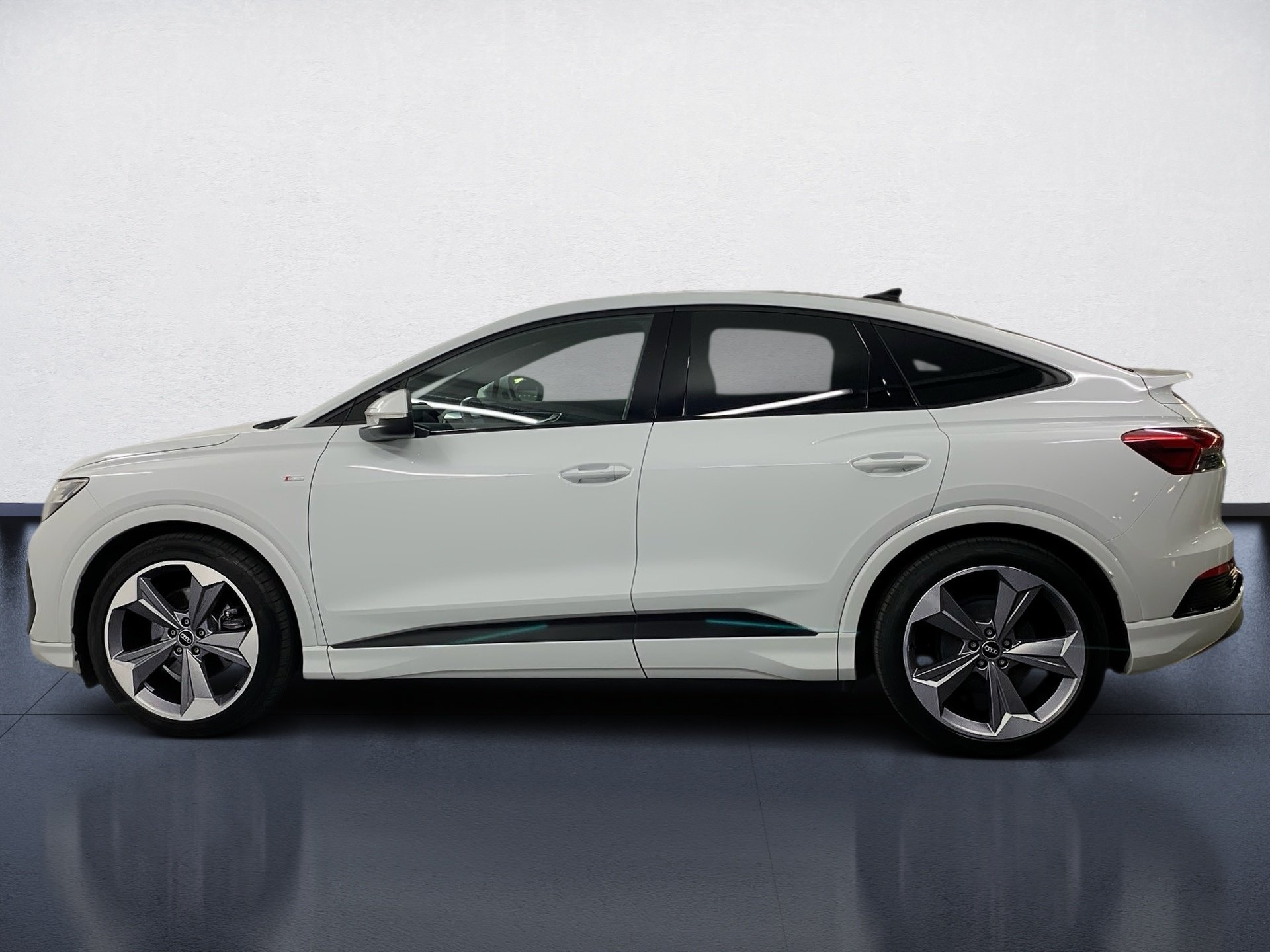 Q4 Sportback e-tron 35 e-tron 125 kW 2x S line Matrix-LED