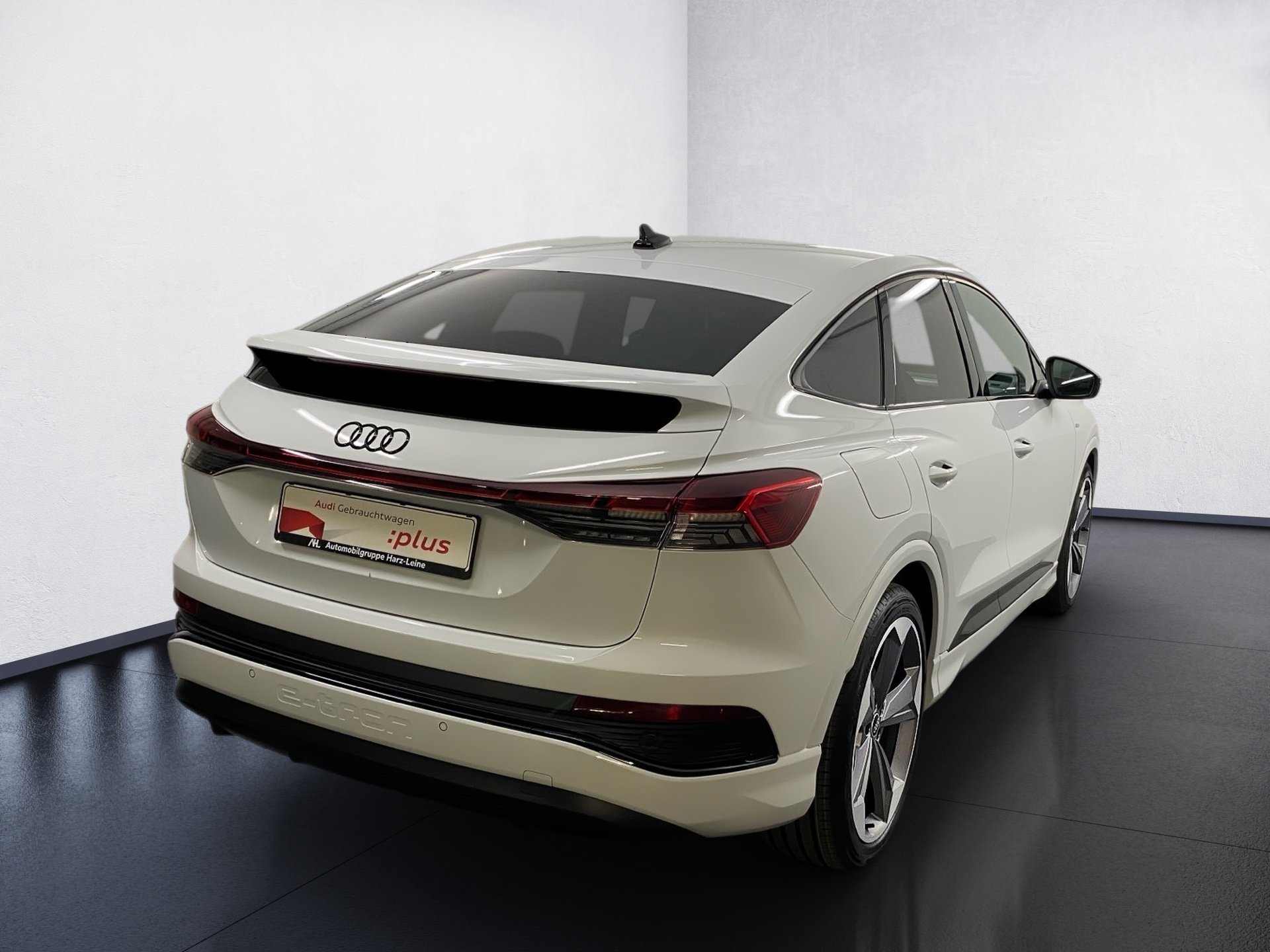 Q4 Sportback e-tron 35 e-tron 125 kW 2x S line Matrix-LED