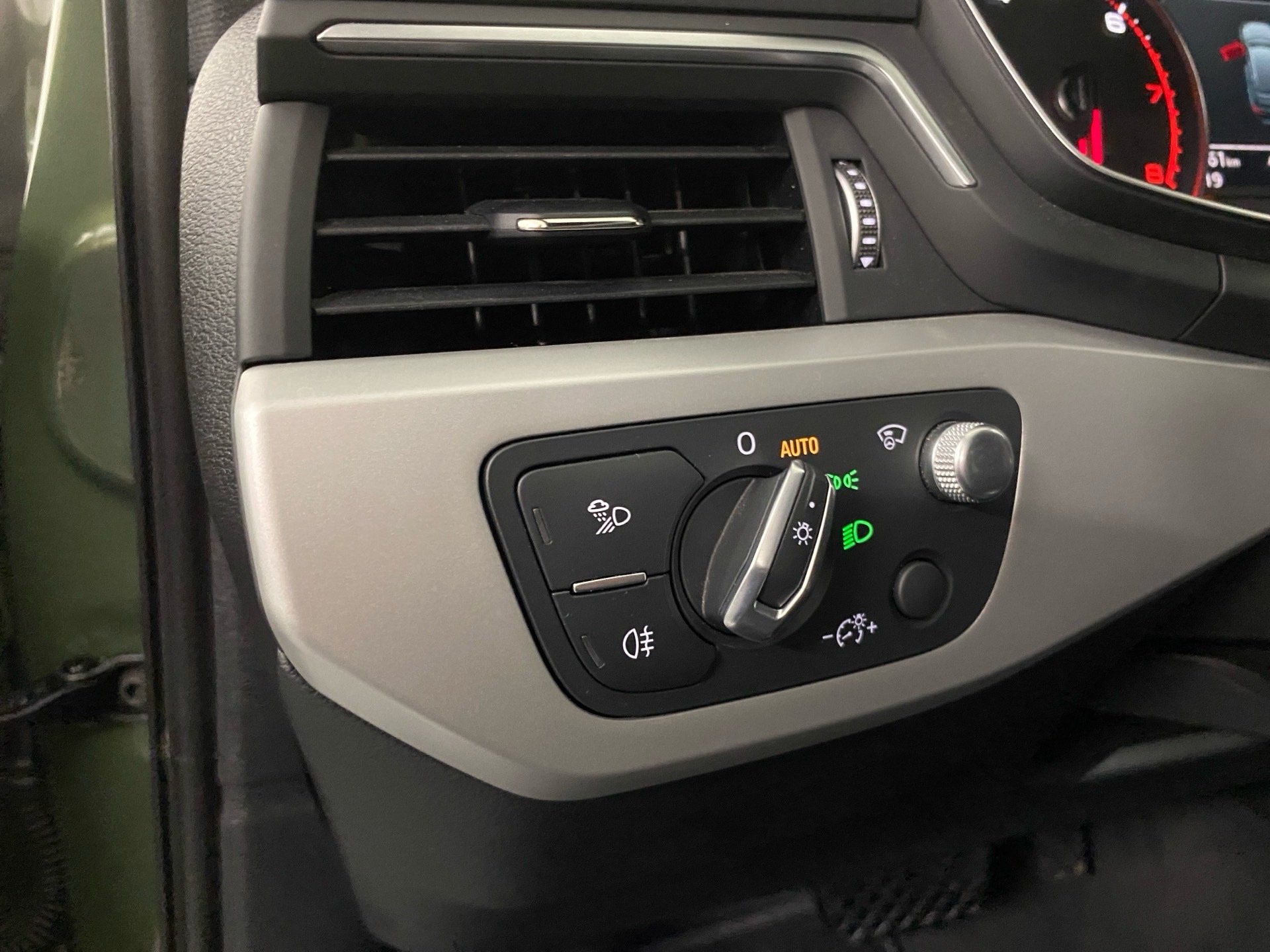 A4 allroad 45 TFSI quattro Smartphone Interface HuD
