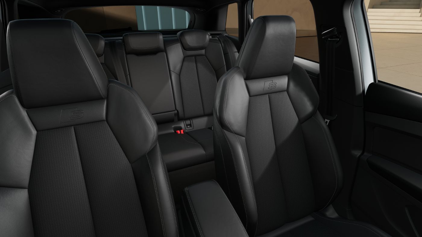 Q4 e-tron 45 e-tron quattro 210 kW S line AHK pano