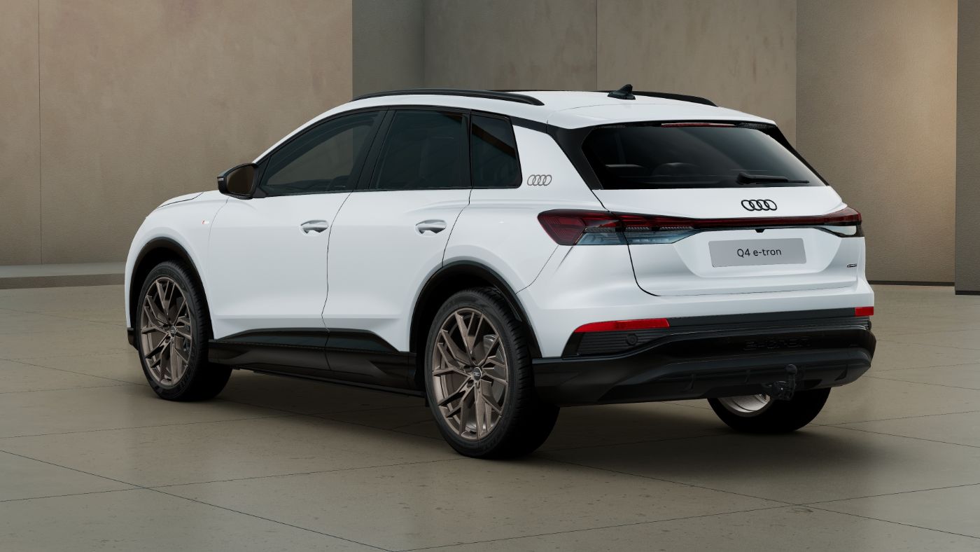 Q4 e-tron 45 e-tron quattro 210 kW S line AHK pano