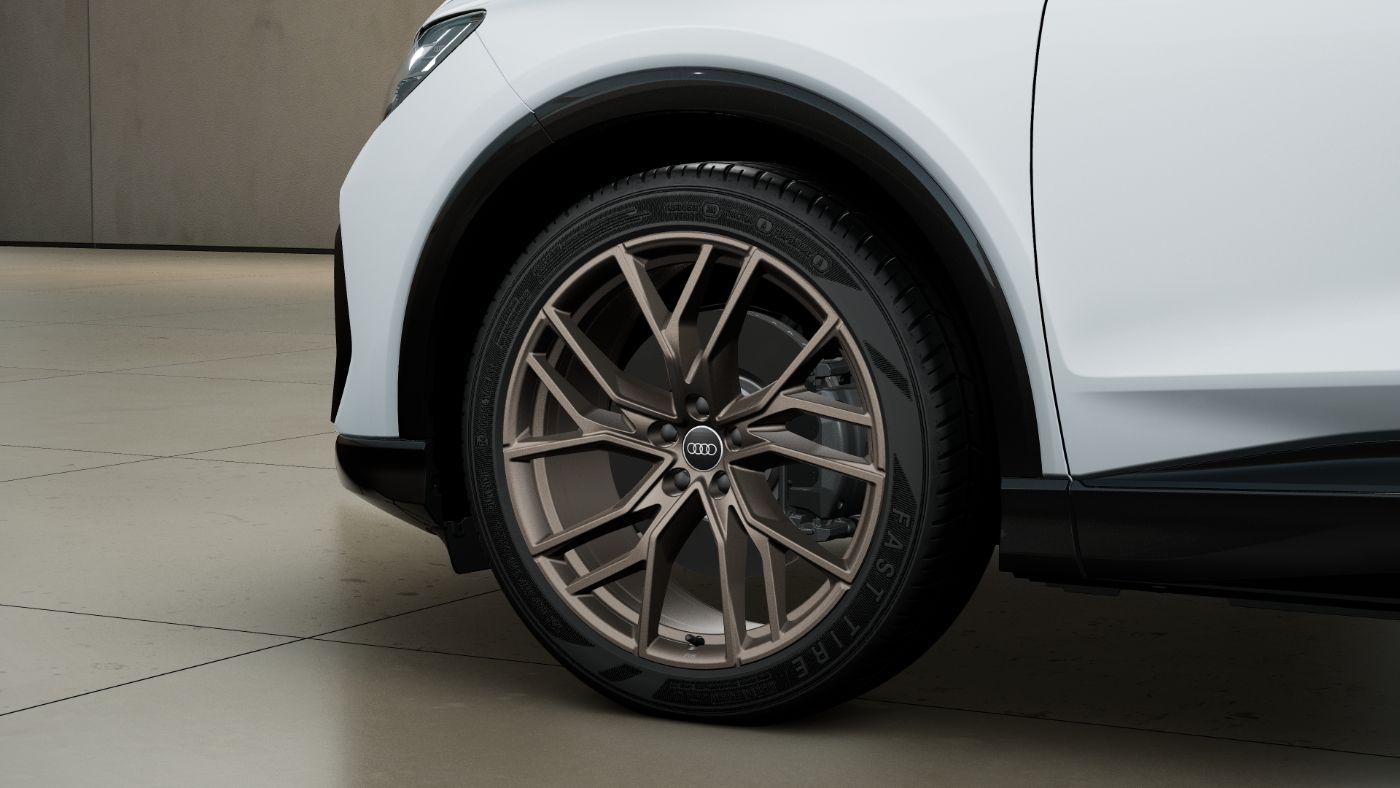 Q4 e-tron 45 e-tron quattro 210 kW S line AHK pano