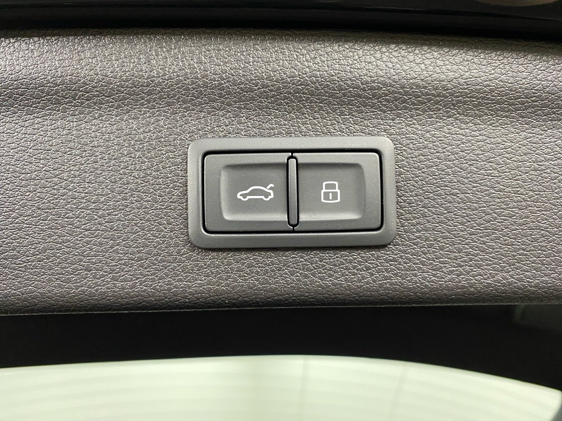 Q3 35 TFSI AHK Navi+ LED 2xKlima AHK AUT KlimaA