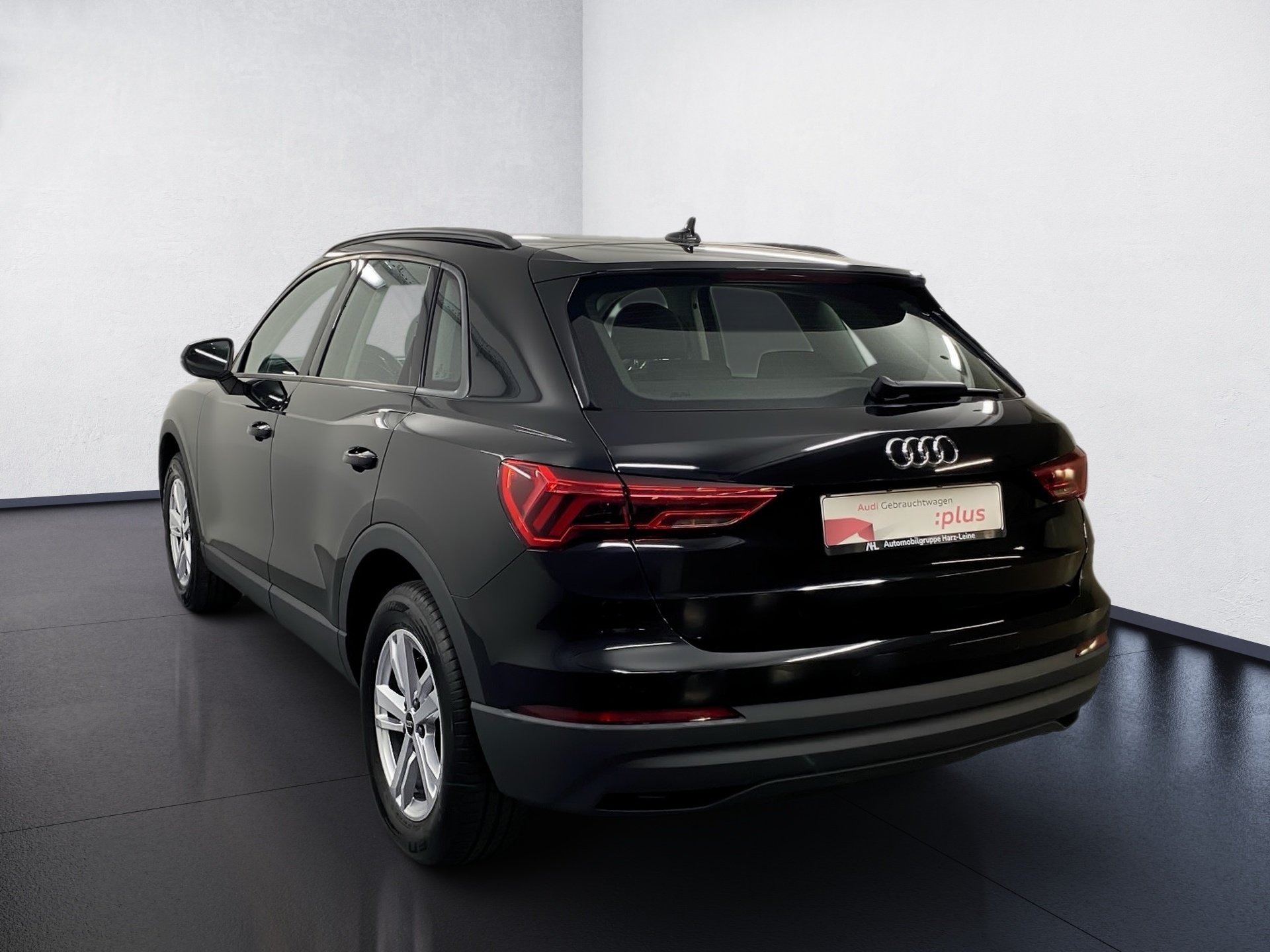 Q3 35 TFSI AHK Navi+ LED 2xKlima AHK AUT KlimaA